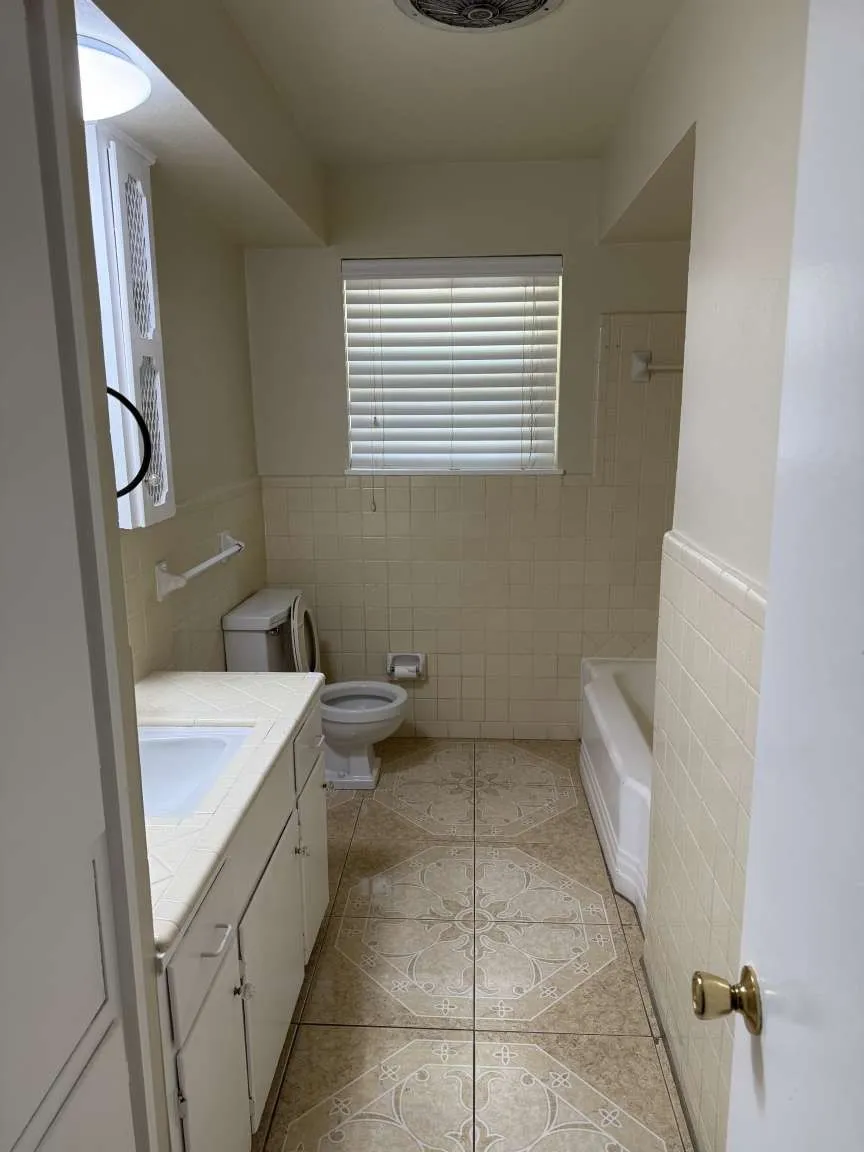 Single Family Residence For Sale in Collin County , 1706 E 15th Street, Plano, Texas 75074, 3 Bedroom, 2 Bathroom, Garage spaces, 1,900 Sqft, built in 1960, mls#21352989, Real Estate Agent in Plano, Homes For Sale in Collin county, Homes For Sale in Plano, Realtor in Plano Texas, Real Estate Brokerage Independent Realty Texas, Luminita Cordes Realtor