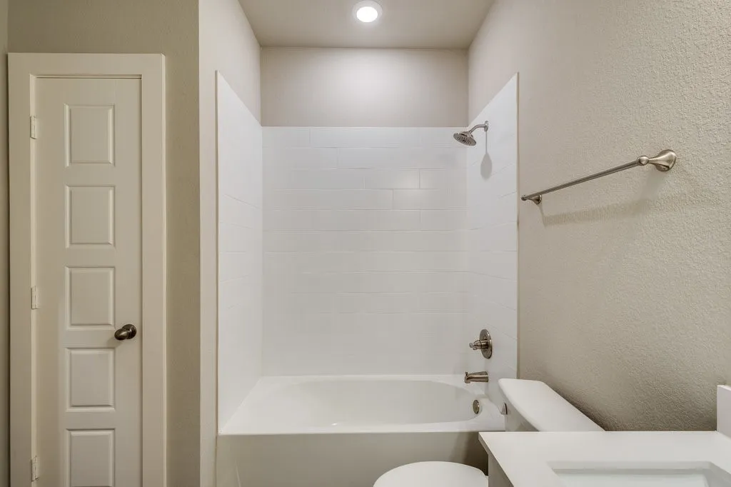 Apartment For Rent in Ellis County , 635 Harvest Moon Drive, Venus, Texas 76084, 2 Bedroom, 2 Bathroom, 1 Garage spaces, 1,134 Sqft, built in 2022, mls#21352993, Real Estate Agent in Venus, Homes For Rent in Ellis county, Homes For Rent in Venus, Realtor in Venus Texas, Real Estate Brokerage Independent Realty Texas, Luminita Cordes Realtor