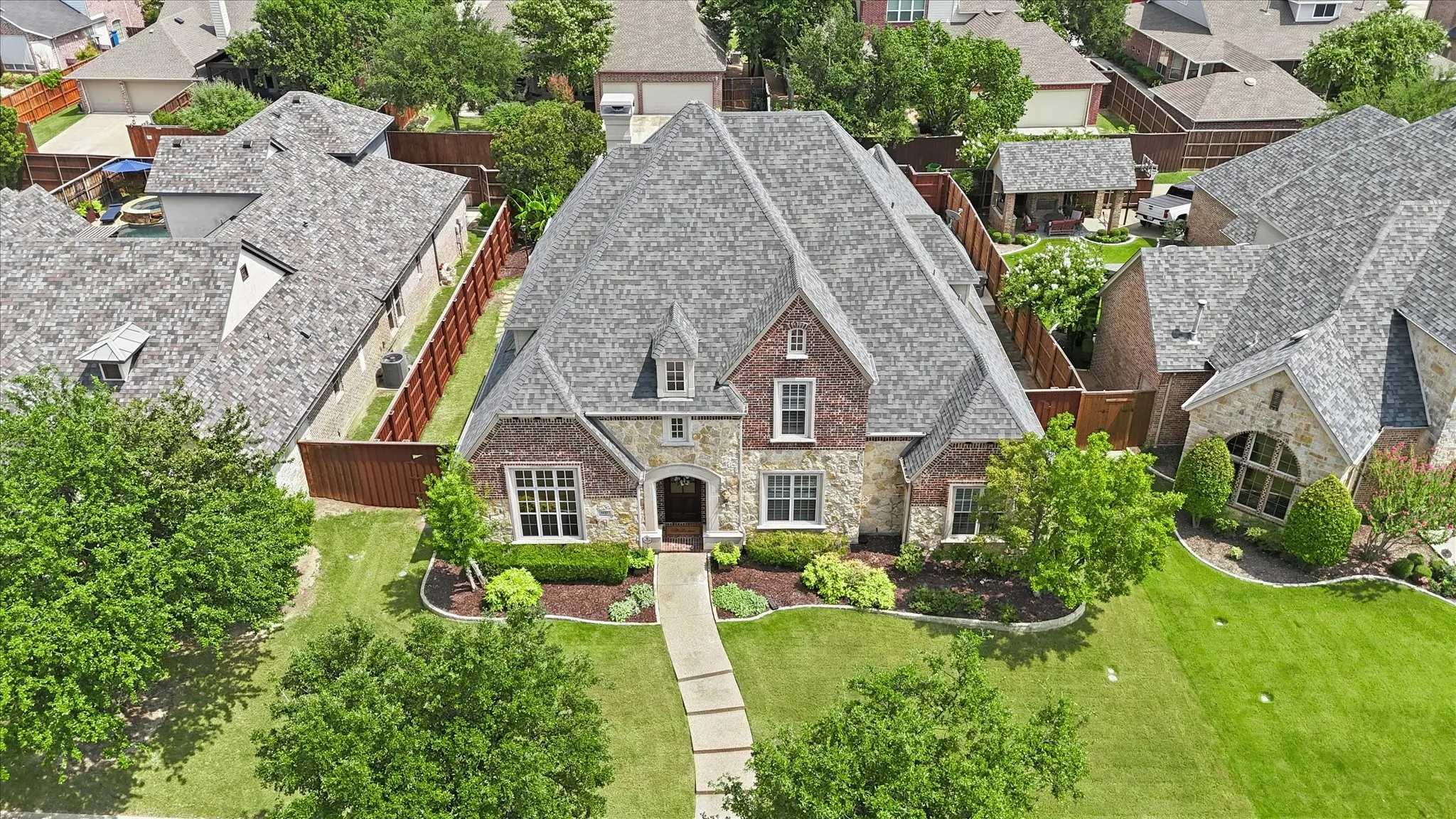 Single Family Residence For Sale in Denton County , 1137 King Mark Drive, Lewisville, Texas 75056, 5 Bedroom, 5 Bathroom, 3 Garage spaces, 4,655 Sqft, built in 2005, mls#21350673, Real Estate Agent in Lewisville, Homes For Sale in Denton county, Homes For Sale in Lewisville, Realtor in Lewisville Texas, Real Estate Brokerage Independent Realty Texas, Luminita Cordes Realtor