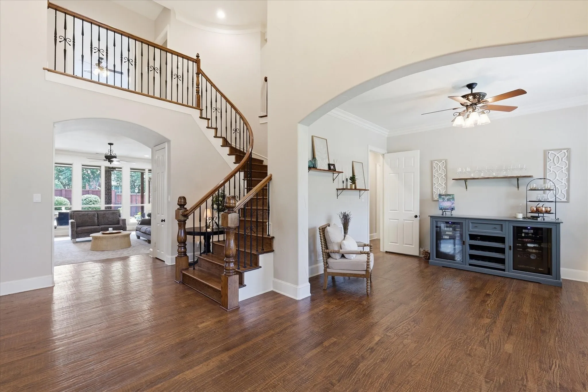 Single Family Residence For Sale in Denton County , 1137 King Mark Drive, Lewisville, Texas 75056, 5 Bedroom, 5 Bathroom, 3 Garage spaces, 4,655 Sqft, built in 2005, mls#21350673, Real Estate Agent in Lewisville, Homes For Sale in Denton county, Homes For Sale in Lewisville, Realtor in Lewisville Texas, Real Estate Brokerage Independent Realty Texas, Luminita Cordes Realtor