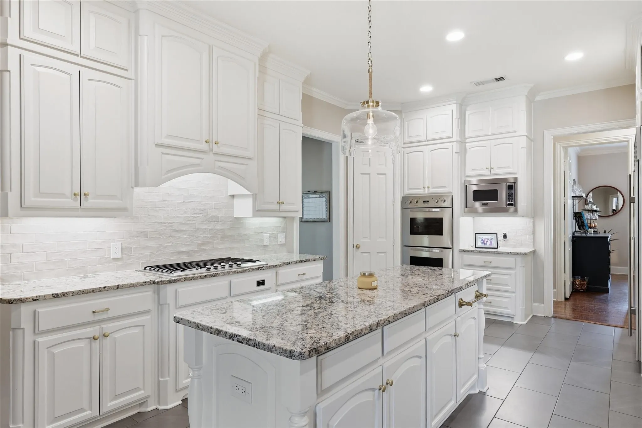 Single Family Residence For Sale in Denton County , 1137 King Mark Drive, Lewisville, Texas 75056, 5 Bedroom, 5 Bathroom, 3 Garage spaces, 4,655 Sqft, built in 2005, mls#21350673, Real Estate Agent in Lewisville, Homes For Sale in Denton county, Homes For Sale in Lewisville, Realtor in Lewisville Texas, Real Estate Brokerage Independent Realty Texas, Luminita Cordes Realtor