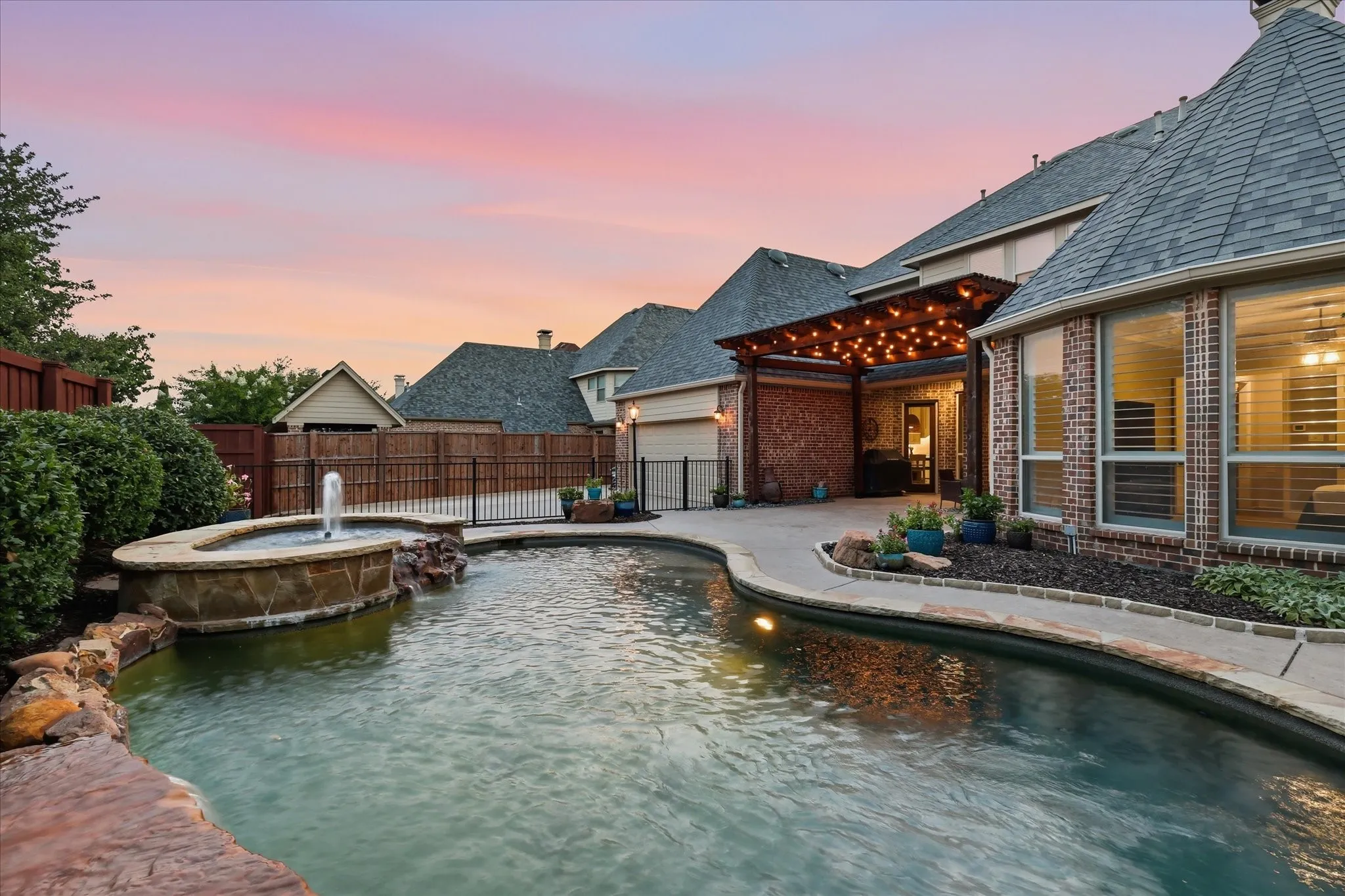 Single Family Residence For Sale in Denton County , 1137 King Mark Drive, Lewisville, Texas 75056, 5 Bedroom, 5 Bathroom, 3 Garage spaces, 4,655 Sqft, built in 2005, mls#21350673, Real Estate Agent in Lewisville, Homes For Sale in Denton county, Homes For Sale in Lewisville, Realtor in Lewisville Texas, Real Estate Brokerage Independent Realty Texas, Luminita Cordes Realtor