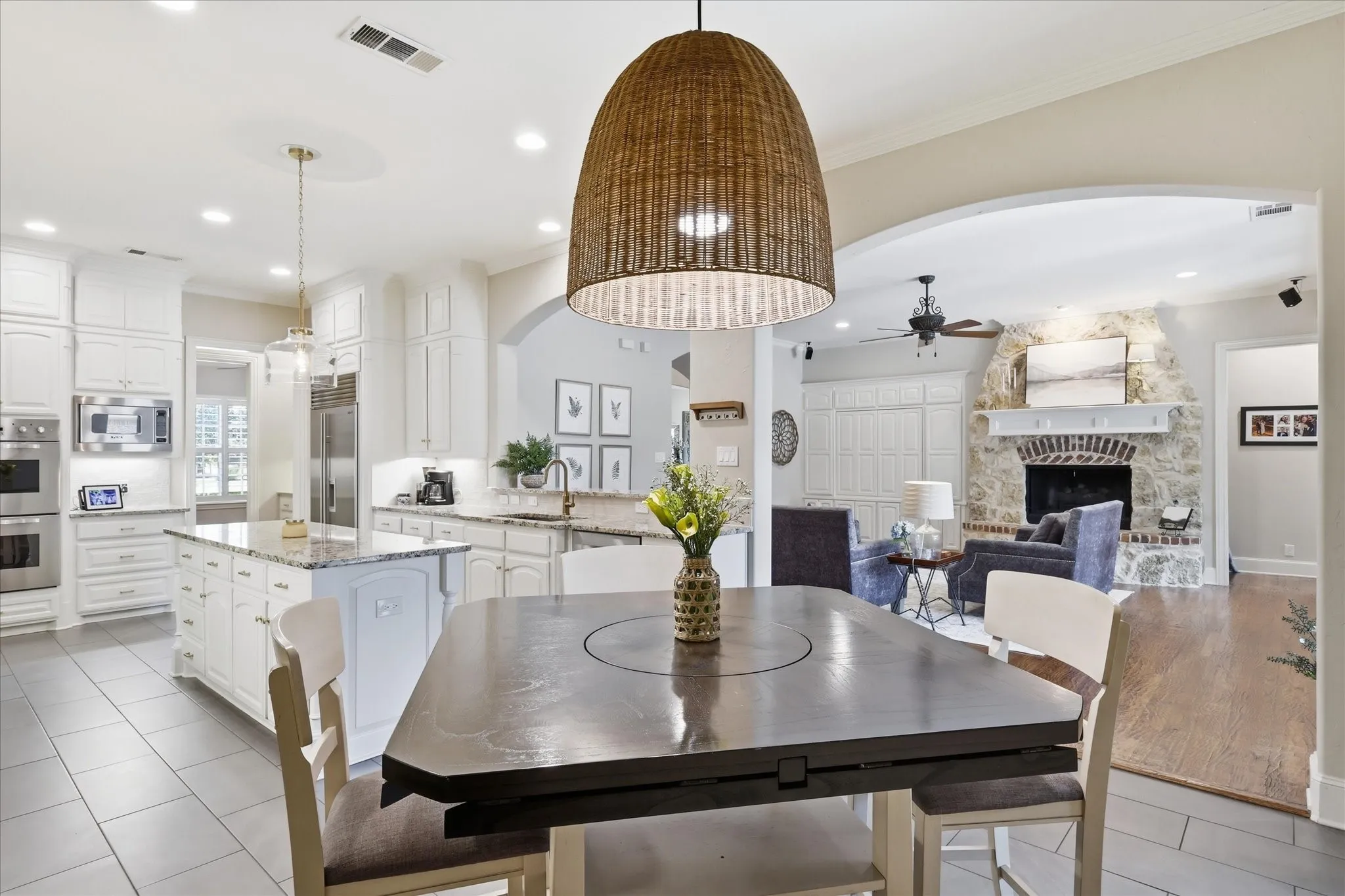 Single Family Residence For Sale in Denton County , 1137 King Mark Drive, Lewisville, Texas 75056, 5 Bedroom, 5 Bathroom, 3 Garage spaces, 4,655 Sqft, built in 2005, mls#21350673, Real Estate Agent in Lewisville, Homes For Sale in Denton county, Homes For Sale in Lewisville, Realtor in Lewisville Texas, Real Estate Brokerage Independent Realty Texas, Luminita Cordes Realtor