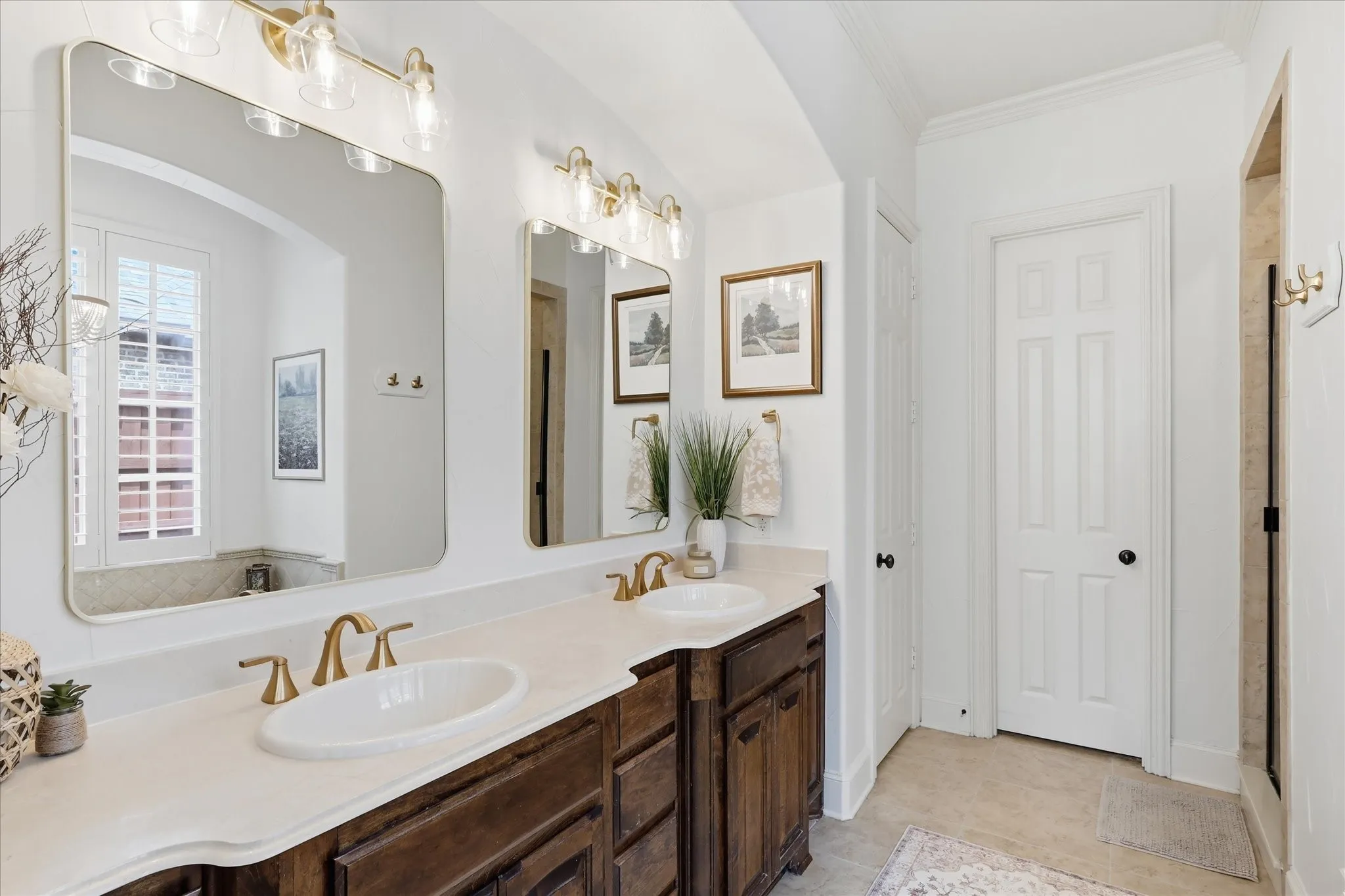 Single Family Residence For Sale in Denton County , 1137 King Mark Drive, Lewisville, Texas 75056, 5 Bedroom, 5 Bathroom, 3 Garage spaces, 4,655 Sqft, built in 2005, mls#21350673, Real Estate Agent in Lewisville, Homes For Sale in Denton county, Homes For Sale in Lewisville, Realtor in Lewisville Texas, Real Estate Brokerage Independent Realty Texas, Luminita Cordes Realtor