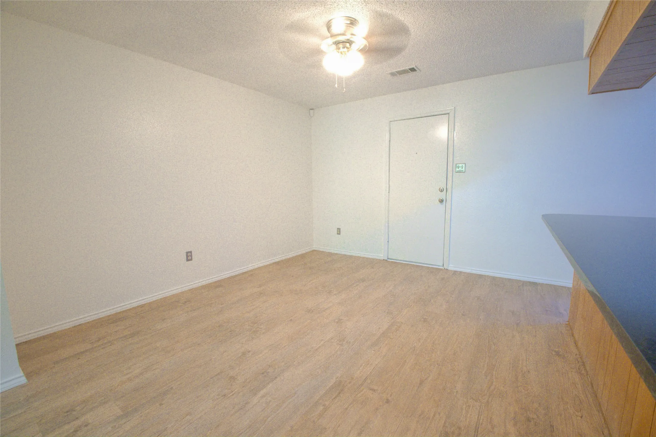 Condominium For Rent in Tarrant County , 3636 Dexter Avenue 3634, Fort Worth, Texas 76107, 3 Bedroom, 2 Bathroom, Garage spaces, 1,549 Sqft, built in 1981, mls#21352998, Real Estate Agent in Fort Worth, Homes For Rent in Tarrant county, Homes For Rent in Fort Worth, Realtor in Fort Worth Texas, Real Estate Brokerage Independent Realty Texas, Luminita Cordes Realtor