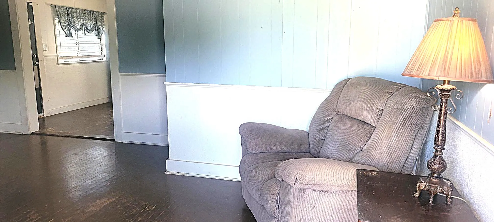 Single Family Residence For Sale in Young County , 402 S Avenue D, Olney, Texas 76374, 2 Bedroom, 1 Bathroom, Garage spaces, 896 Sqft, built in 1930, mls#21351083, Real Estate Agent in Olney, Homes For Sale in Young county, Homes For Sale in Olney, Realtor in Olney Texas, Real Estate Brokerage Independent Realty Texas, Luminita Cordes Realtor