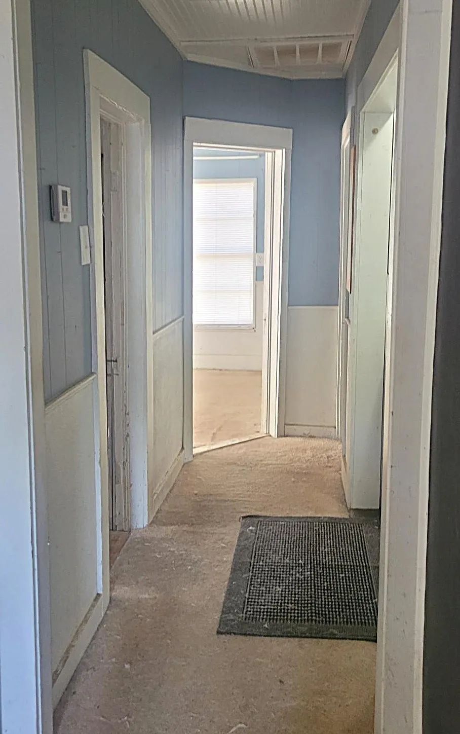 Single Family Residence For Sale in Young County , 402 S Avenue D, Olney, Texas 76374, 2 Bedroom, 1 Bathroom, Garage spaces, 896 Sqft, built in 1930, mls#21351083, Real Estate Agent in Olney, Homes For Sale in Young county, Homes For Sale in Olney, Realtor in Olney Texas, Real Estate Brokerage Independent Realty Texas, Luminita Cordes Realtor