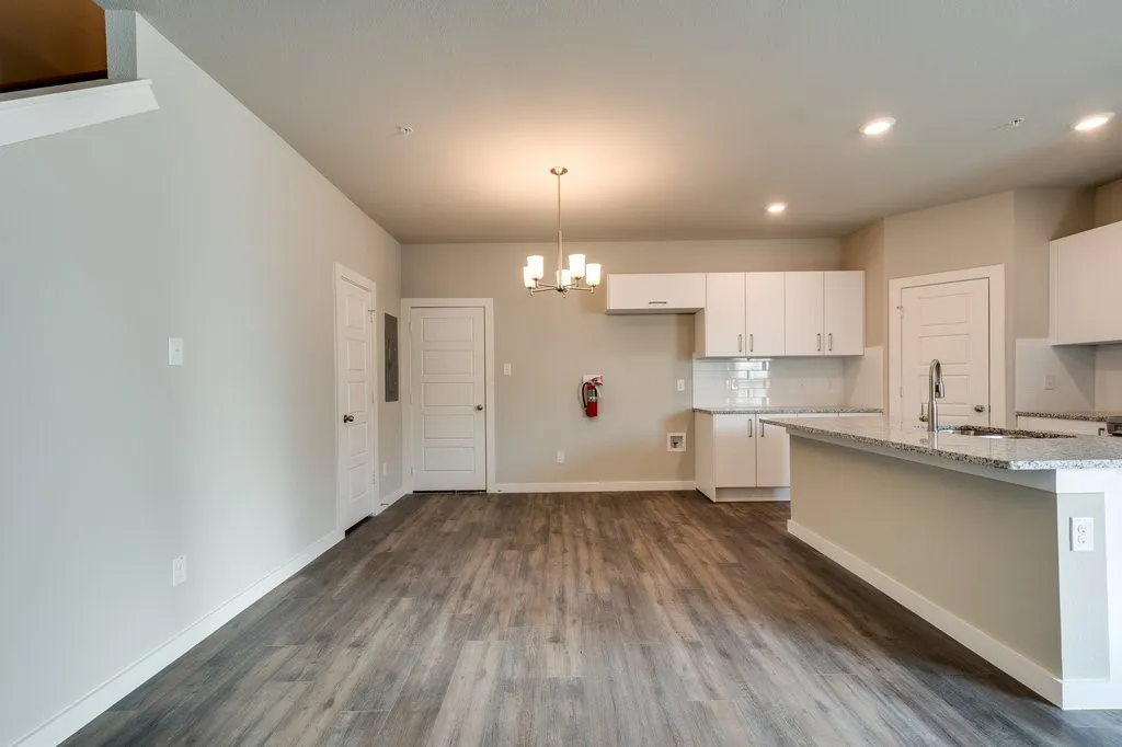Apartment For Rent in Ellis County , 621 Wheatfield Drive, Venus, Texas 76084, 2 Bedroom, 2 Bathroom, 1 Garage spaces, 1,134 Sqft, built in 2023, mls#21353010, Real Estate Agent in Venus, Homes For Rent in Ellis county, Homes For Rent in Venus, Realtor in Venus Texas, Real Estate Brokerage Independent Realty Texas, Luminita Cordes Realtor