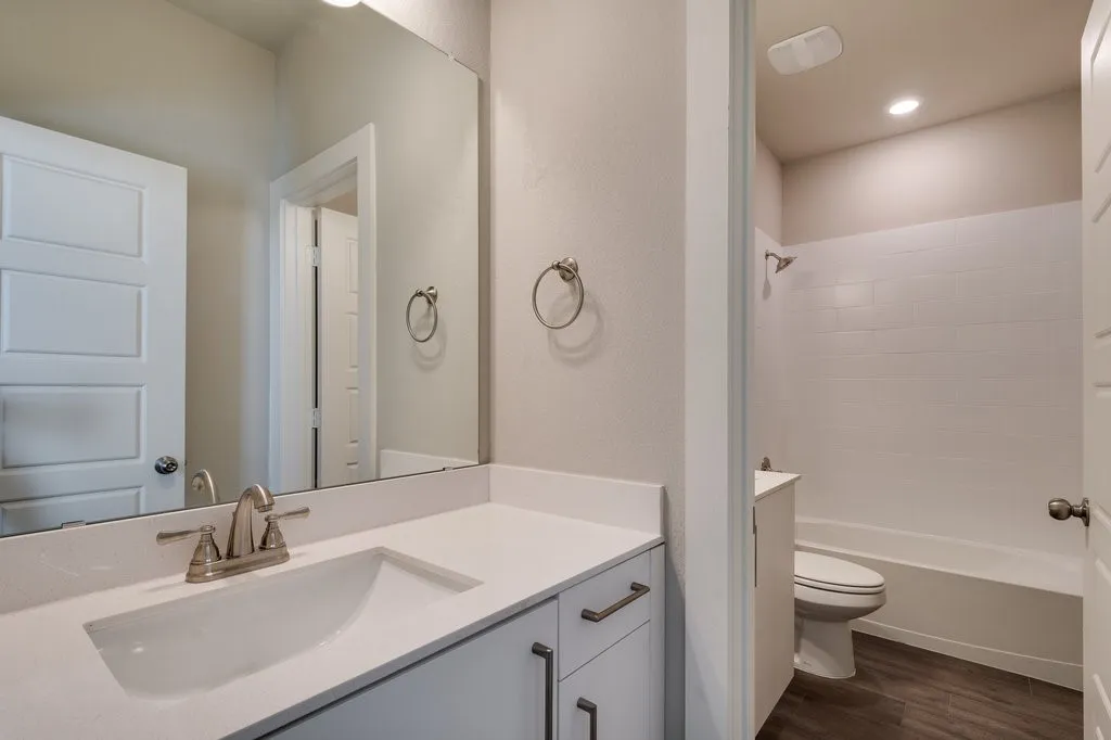 Apartment For Rent in Ellis County , 621 Wheatfield Drive, Venus, Texas 76084, 2 Bedroom, 2 Bathroom, 1 Garage spaces, 1,134 Sqft, built in 2023, mls#21353010, Real Estate Agent in Venus, Homes For Rent in Ellis county, Homes For Rent in Venus, Realtor in Venus Texas, Real Estate Brokerage Independent Realty Texas, Luminita Cordes Realtor