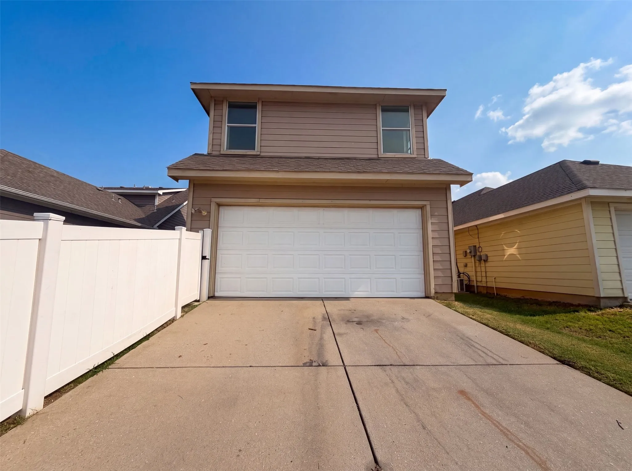 Single Family Residence For Sale in Denton County , 10312 Franklin Drive, Providence Village, Texas 76227, 4 Bedroom, 3 Bathroom, 2 Garage spaces, 2,010 Sqft, built in 2005, mls#21353005, Real Estate Agent in Providence Village, Homes For Sale in Denton county, Homes For Sale in Providence Village, Realtor in Providence Village Texas, Real Estate Brokerage Independent Realty Texas, Luminita Cordes Realtor