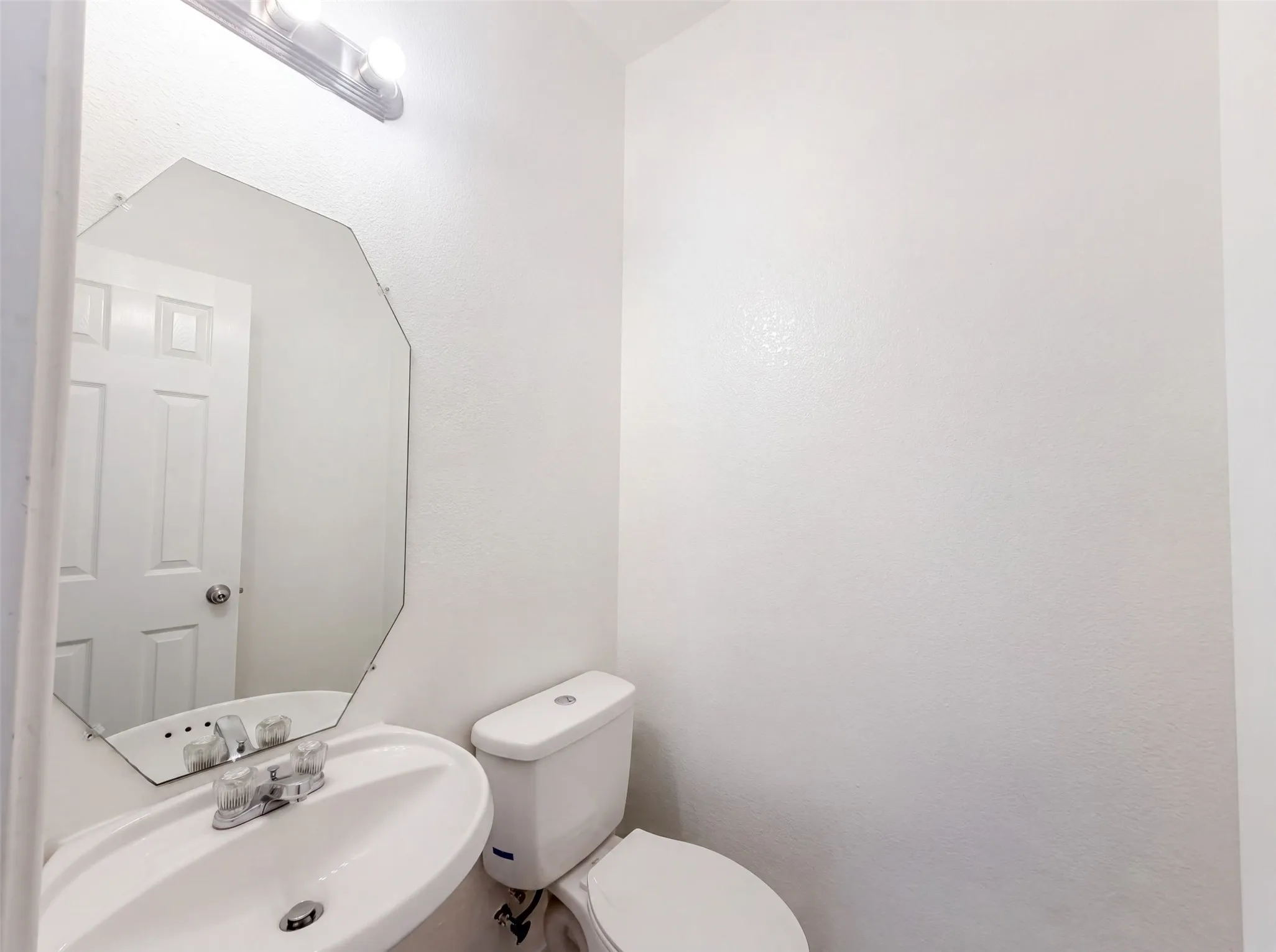 Single Family Residence For Sale in Denton County , 10312 Franklin Drive, Providence Village, Texas 76227, 4 Bedroom, 3 Bathroom, 2 Garage spaces, 2,010 Sqft, built in 2005, mls#21353005, Real Estate Agent in Providence Village, Homes For Sale in Denton county, Homes For Sale in Providence Village, Realtor in Providence Village Texas, Real Estate Brokerage Independent Realty Texas, Luminita Cordes Realtor