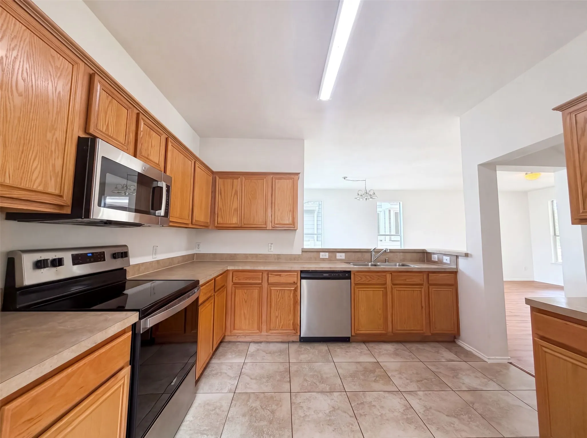 Single Family Residence For Sale in Denton County , 10312 Franklin Drive, Providence Village, Texas 76227, 4 Bedroom, 3 Bathroom, 2 Garage spaces, 2,010 Sqft, built in 2005, mls#21353005, Real Estate Agent in Providence Village, Homes For Sale in Denton county, Homes For Sale in Providence Village, Realtor in Providence Village Texas, Real Estate Brokerage Independent Realty Texas, Luminita Cordes Realtor