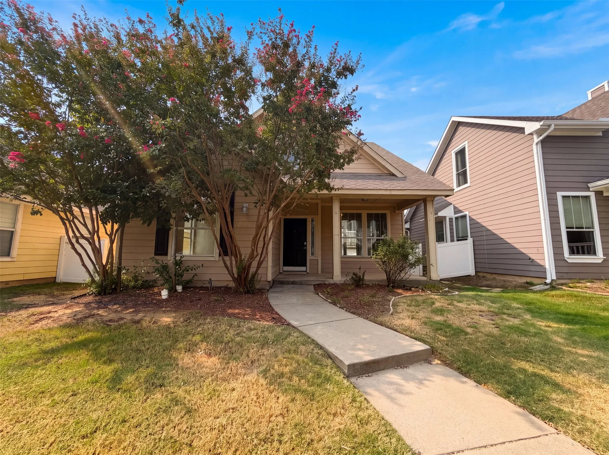 Single Family Residence For Sale in Denton County , 10312 Franklin Drive, Providence Village, Texas 76227, 4 Bedroom, 3 Bathroom, 2 Garage spaces, 2,010 Sqft, built in 2005, mls#21353005, Real Estate Agent in Providence Village, Homes For Sale in Denton county, Homes For Sale in Providence Village, Realtor in Providence Village Texas, Real Estate Brokerage Independent Realty Texas, Luminita Cordes Realtor