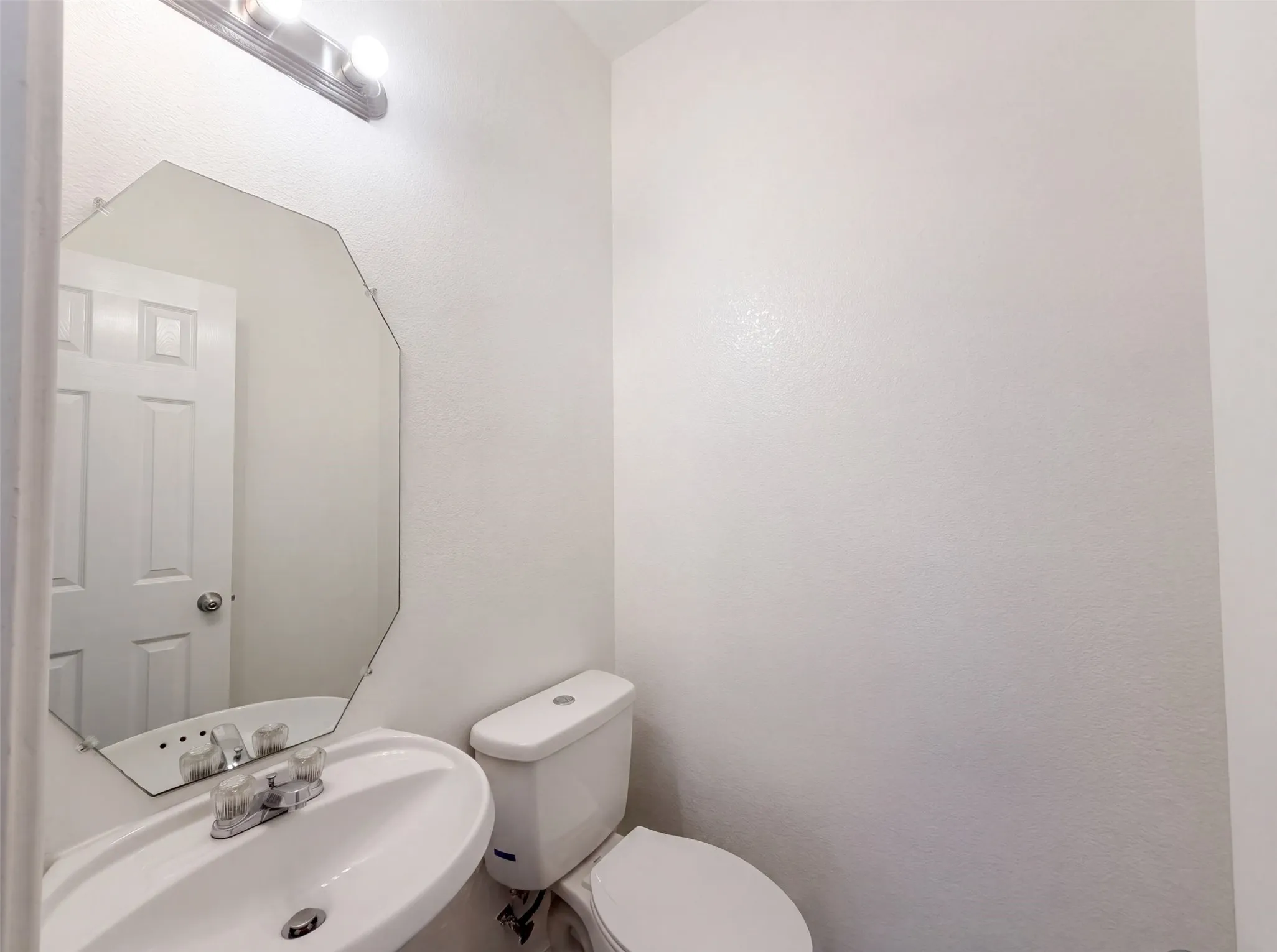 Single Family Residence For Sale in Denton County , 10312 Franklin Drive, Providence Village, Texas 76227, 4 Bedroom, 3 Bathroom, 2 Garage spaces, 2,010 Sqft, built in 2005, mls#21353005, Real Estate Agent in Providence Village, Homes For Sale in Denton county, Homes For Sale in Providence Village, Realtor in Providence Village Texas, Real Estate Brokerage Independent Realty Texas, Luminita Cordes Realtor