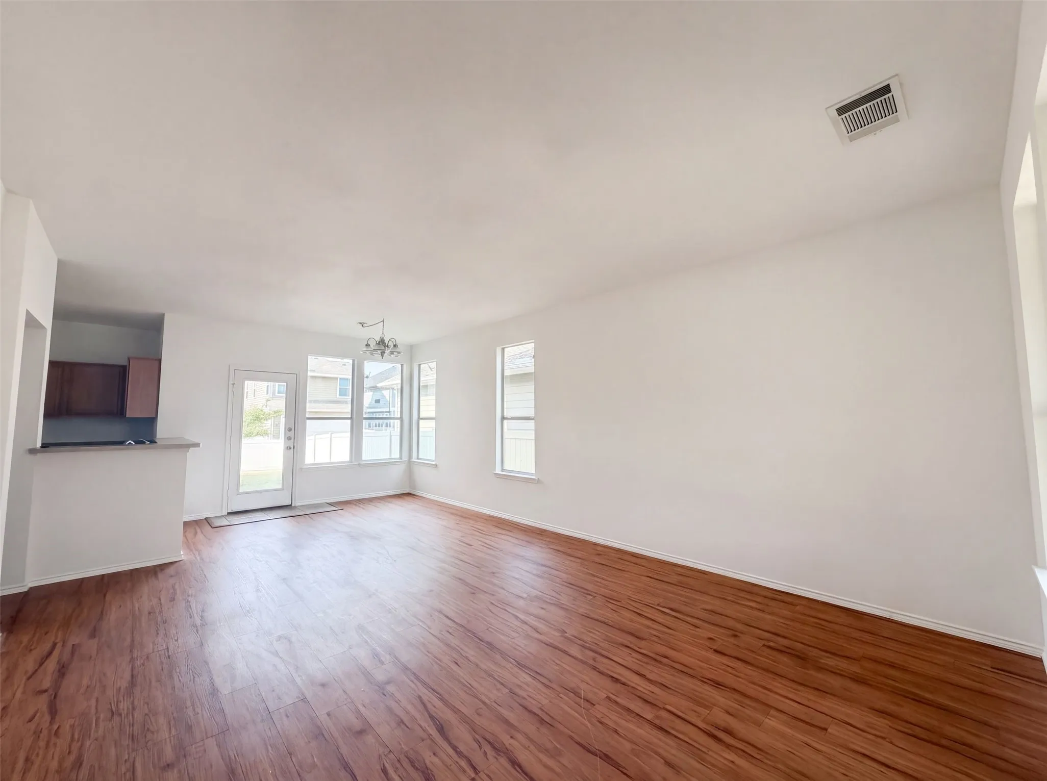 Single Family Residence For Sale in Denton County , 10312 Franklin Drive, Providence Village, Texas 76227, 4 Bedroom, 3 Bathroom, 2 Garage spaces, 2,010 Sqft, built in 2005, mls#21353005, Real Estate Agent in Providence Village, Homes For Sale in Denton county, Homes For Sale in Providence Village, Realtor in Providence Village Texas, Real Estate Brokerage Independent Realty Texas, Luminita Cordes Realtor