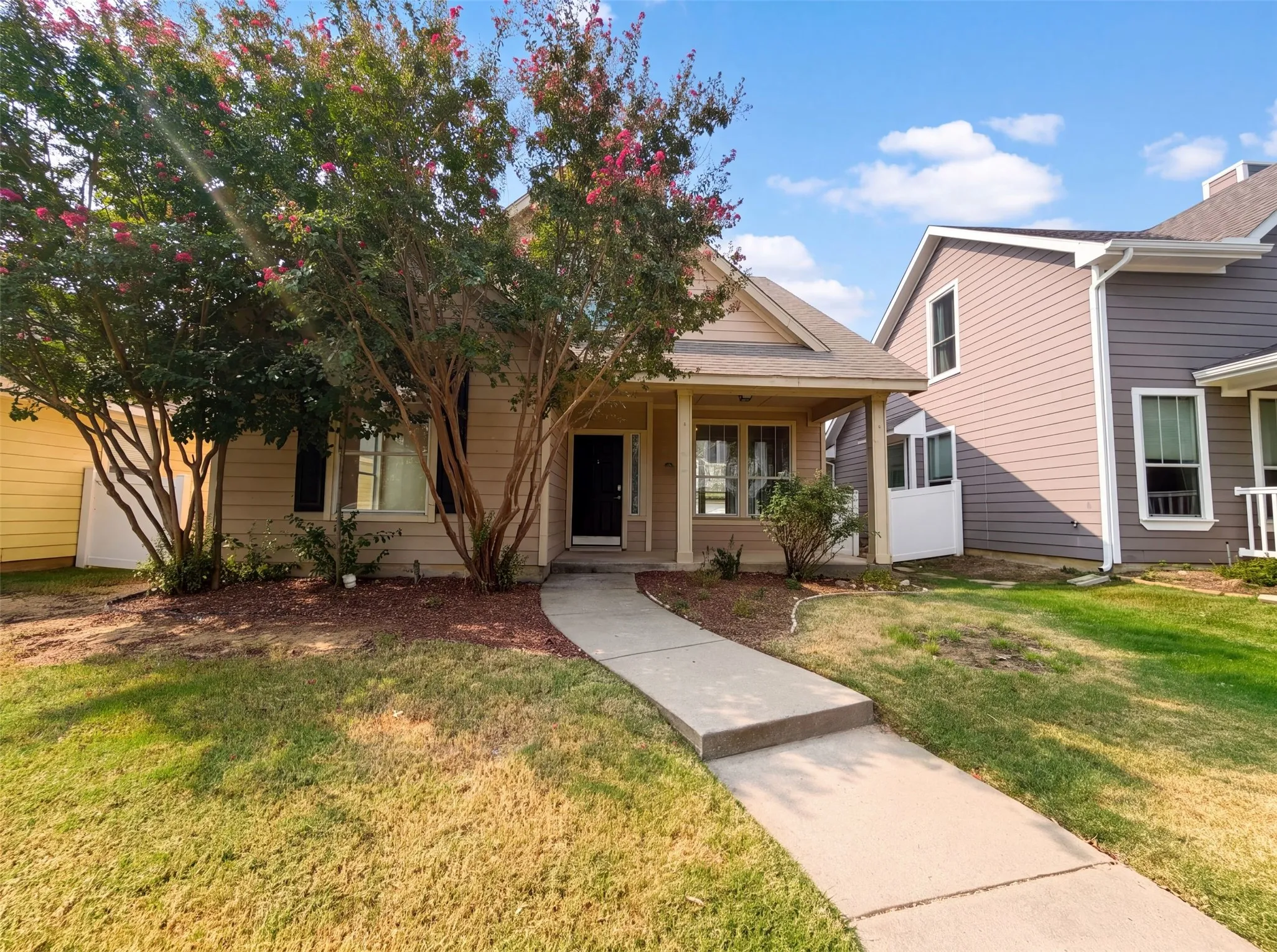 Single Family Residence For Sale in Denton County , 10312 Franklin Drive, Providence Village, Texas 76227, 4 Bedroom, 3 Bathroom, 2 Garage spaces, 2,010 Sqft, built in 2005, mls#21353005, Real Estate Agent in Providence Village, Homes For Sale in Denton county, Homes For Sale in Providence Village, Realtor in Providence Village Texas, Real Estate Brokerage Independent Realty Texas, Luminita Cordes Realtor