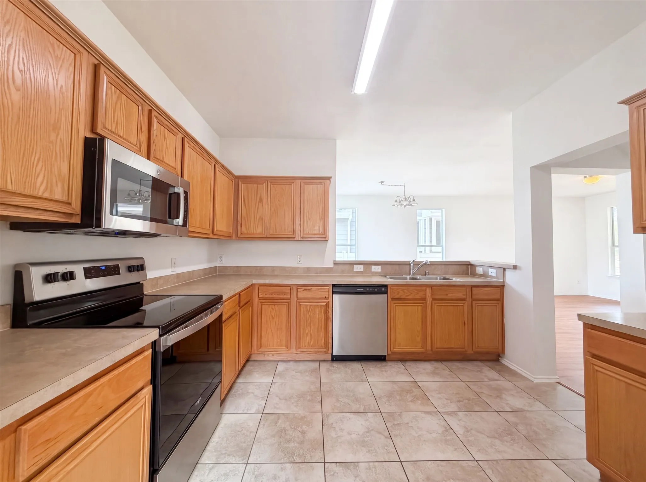 Single Family Residence For Sale in Denton County , 10312 Franklin Drive, Providence Village, Texas 76227, 4 Bedroom, 3 Bathroom, 2 Garage spaces, 2,010 Sqft, built in 2005, mls#21353005, Real Estate Agent in Providence Village, Homes For Sale in Denton county, Homes For Sale in Providence Village, Realtor in Providence Village Texas, Real Estate Brokerage Independent Realty Texas, Luminita Cordes Realtor