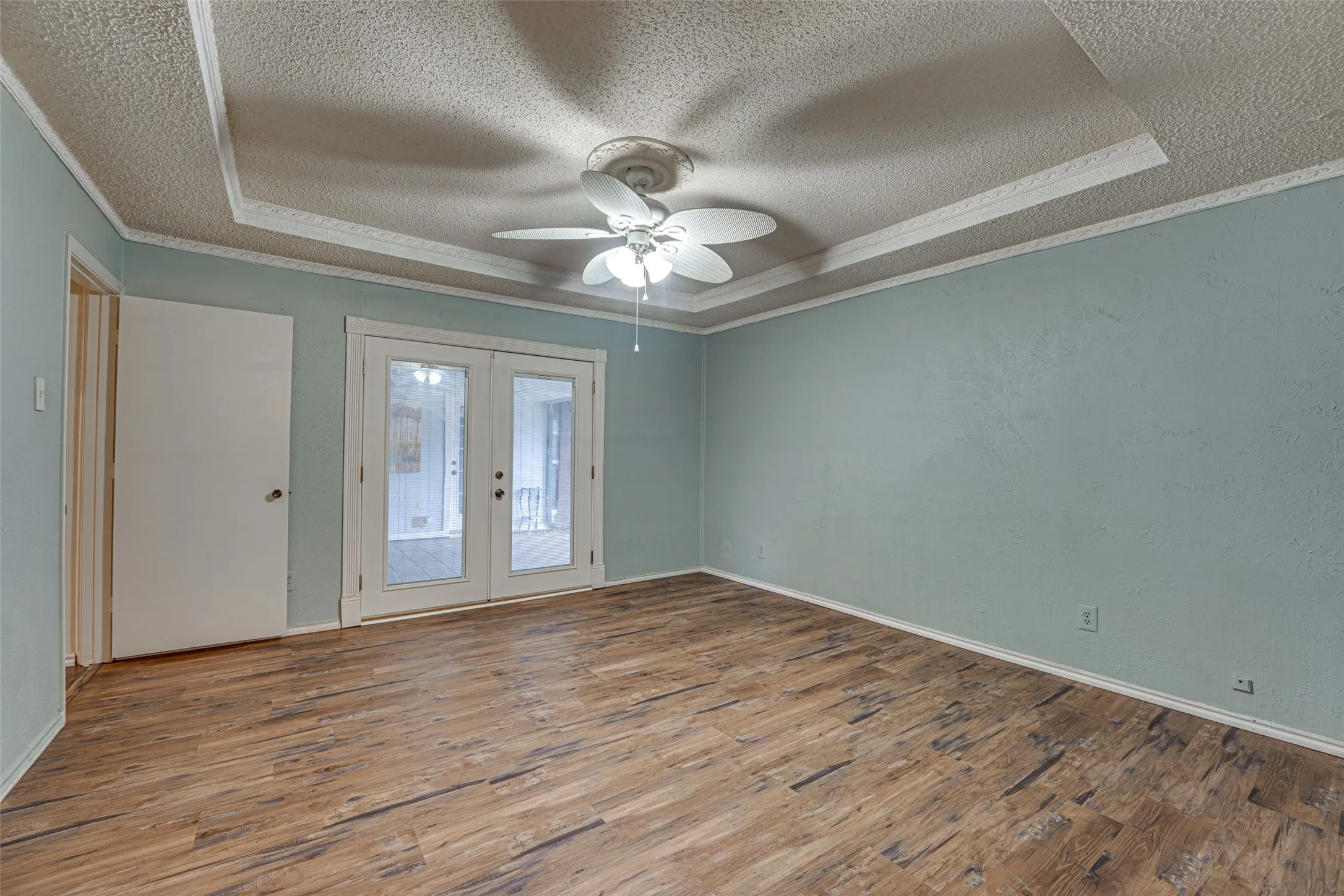 Single Family Residence For Rent in Dallas County , 917 Meadowgate Drive, Garland, Texas 75040, 3 Bedroom, 3 Bathroom, 2 Garage spaces, 1,982 Sqft, built in 1978, mls#21347401, Real Estate Agent in Garland, Homes For Rent in Dallas county, Homes For Rent in Garland, Realtor in Garland Texas, Real Estate Brokerage Independent Realty Texas, Luminita Cordes Realtor