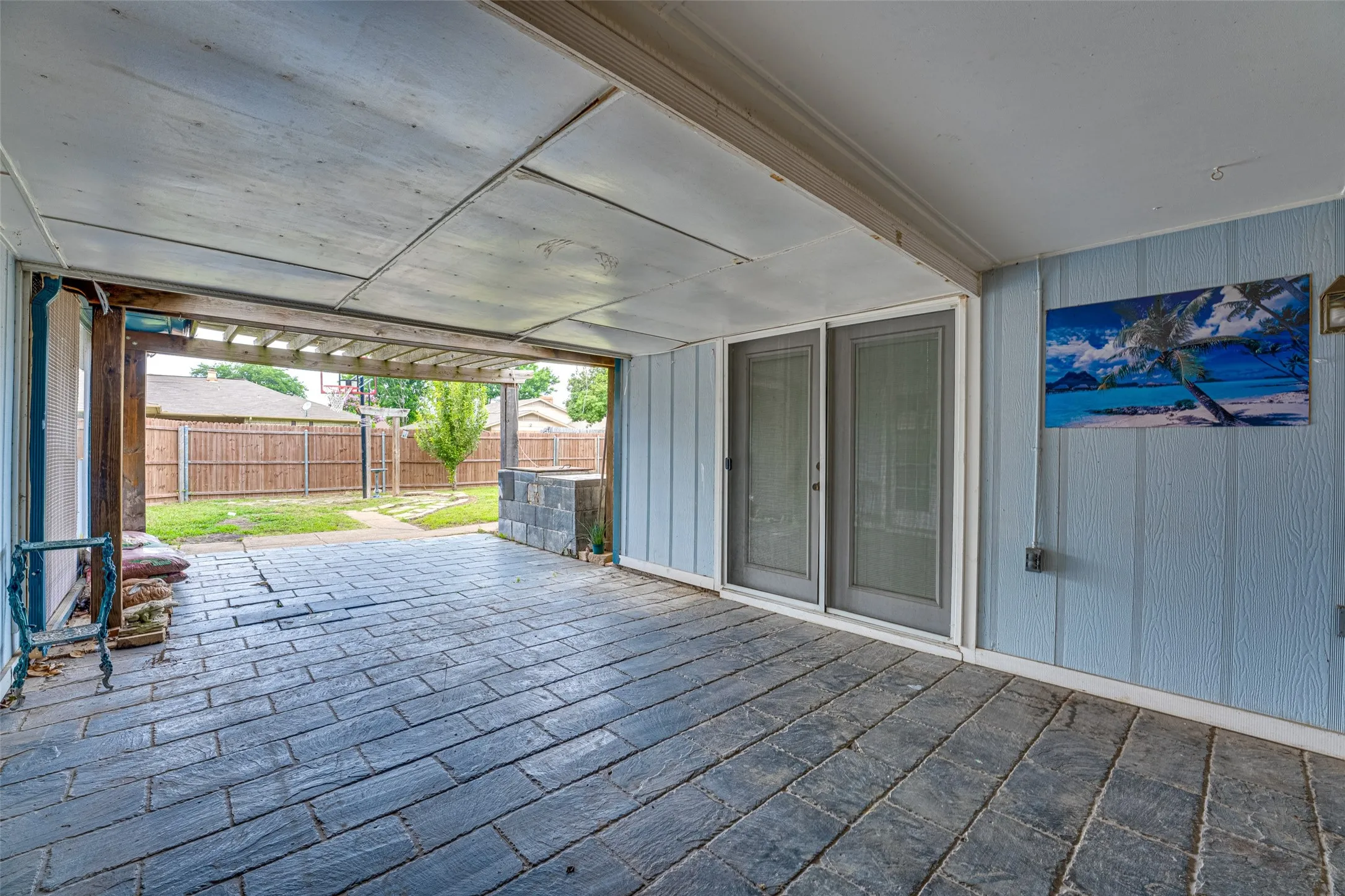 Single Family Residence For Rent in Dallas County , 917 Meadowgate Drive, Garland, Texas 75040, 3 Bedroom, 3 Bathroom, 2 Garage spaces, 1,982 Sqft, built in 1978, mls#21347401, Real Estate Agent in Garland, Homes For Rent in Dallas county, Homes For Rent in Garland, Realtor in Garland Texas, Real Estate Brokerage Independent Realty Texas, Luminita Cordes Realtor