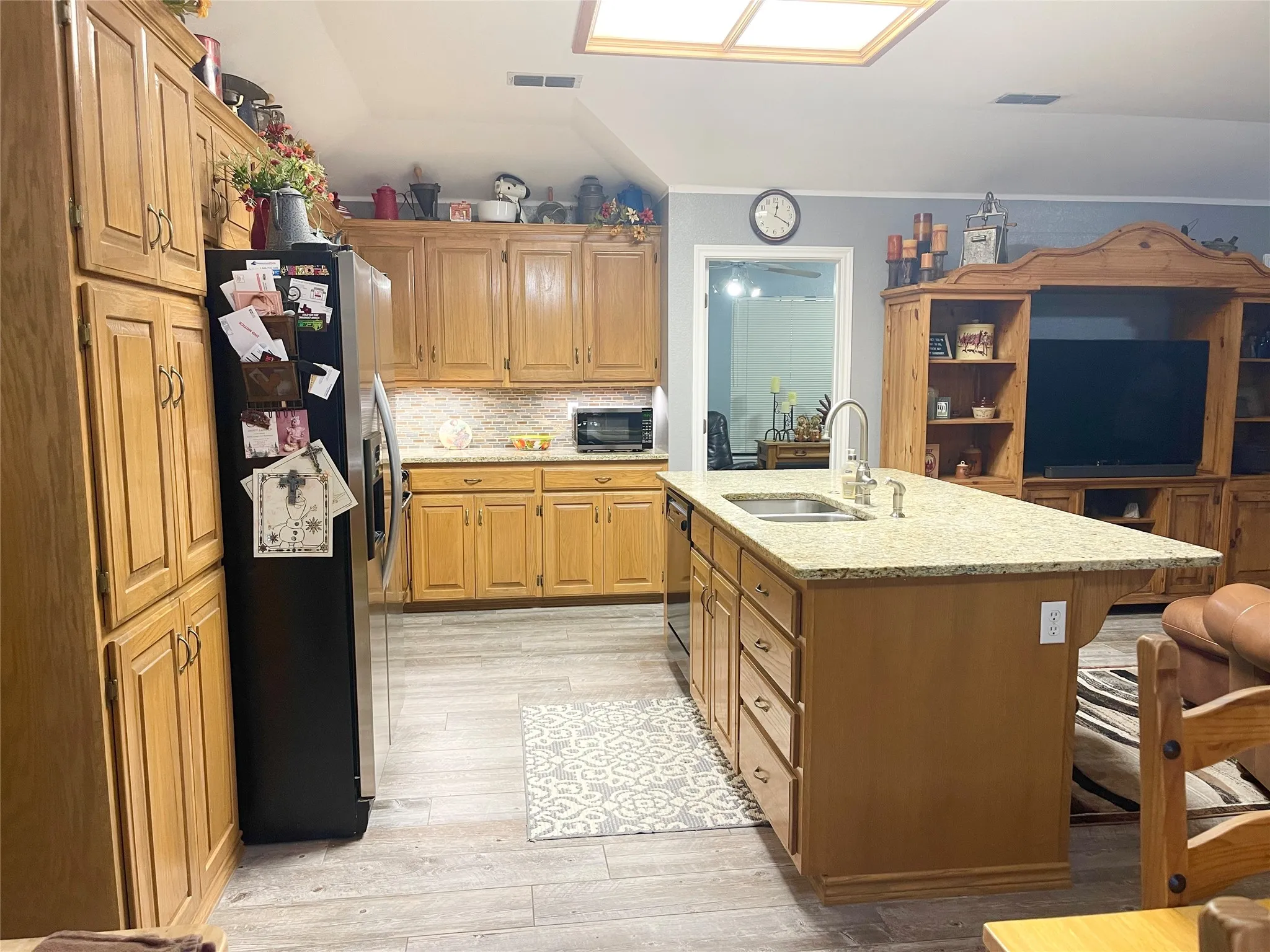 Single Family Residence For Sale in Erath County , 634 Maplewood Drive, Stephenville, Texas 76401, 3 Bedroom, 2 Bathroom, 2 Garage spaces, 1,689 Sqft, built in 2001, mls#21347895, Real Estate Agent in Stephenville, Homes For Sale in Erath county, Homes For Sale in Stephenville, Realtor in Stephenville Texas, Real Estate Brokerage Independent Realty Texas, Luminita Cordes Realtor