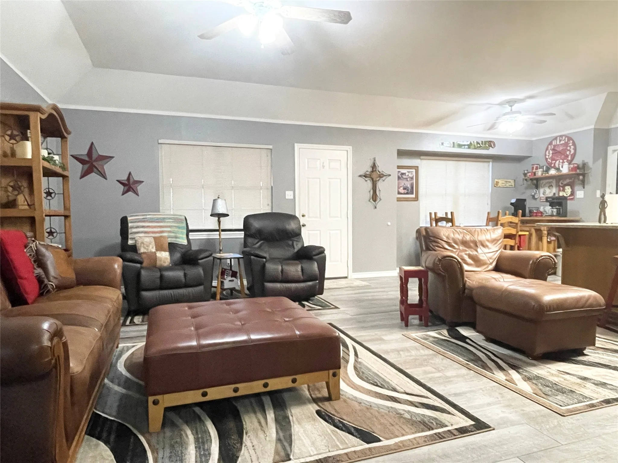 Single Family Residence For Sale in Erath County , 634 Maplewood Drive, Stephenville, Texas 76401, 3 Bedroom, 2 Bathroom, 2 Garage spaces, 1,689 Sqft, built in 2001, mls#21347895, Real Estate Agent in Stephenville, Homes For Sale in Erath county, Homes For Sale in Stephenville, Realtor in Stephenville Texas, Real Estate Brokerage Independent Realty Texas, Luminita Cordes Realtor