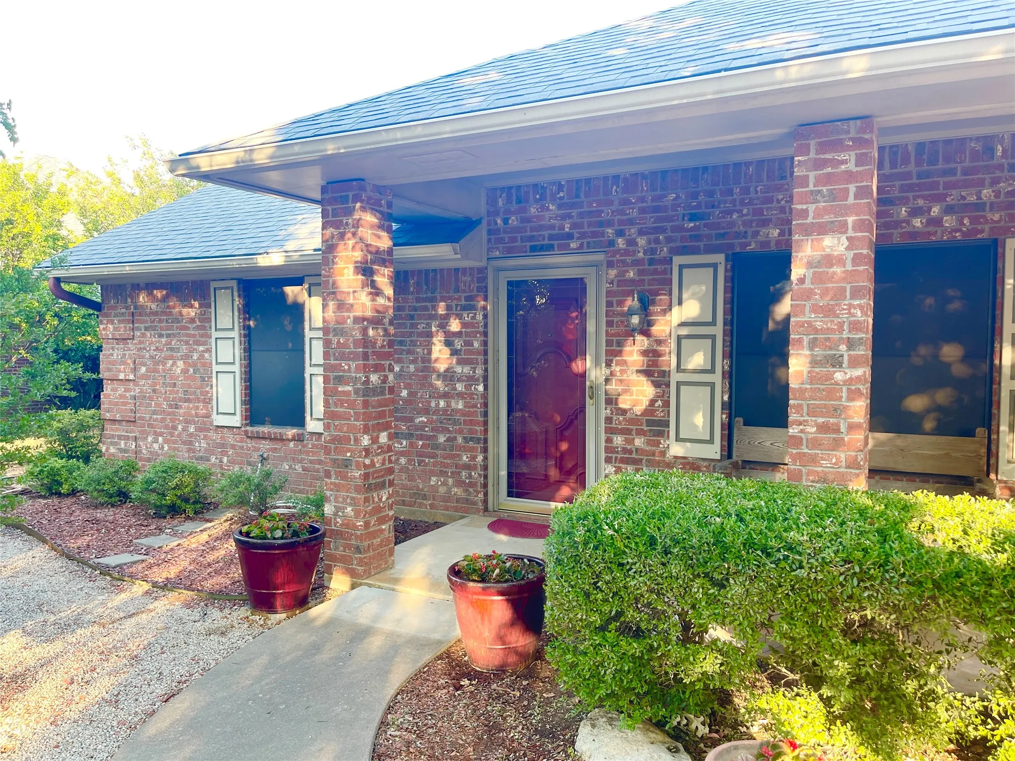 Single Family Residence For Sale in Erath County , 634 Maplewood Drive, Stephenville, Texas 76401, 3 Bedroom, 2 Bathroom, 2 Garage spaces, 1,689 Sqft, built in 2001, mls#21347895, Real Estate Agent in Stephenville, Homes For Sale in Erath county, Homes For Sale in Stephenville, Realtor in Stephenville Texas, Real Estate Brokerage Independent Realty Texas, Luminita Cordes Realtor