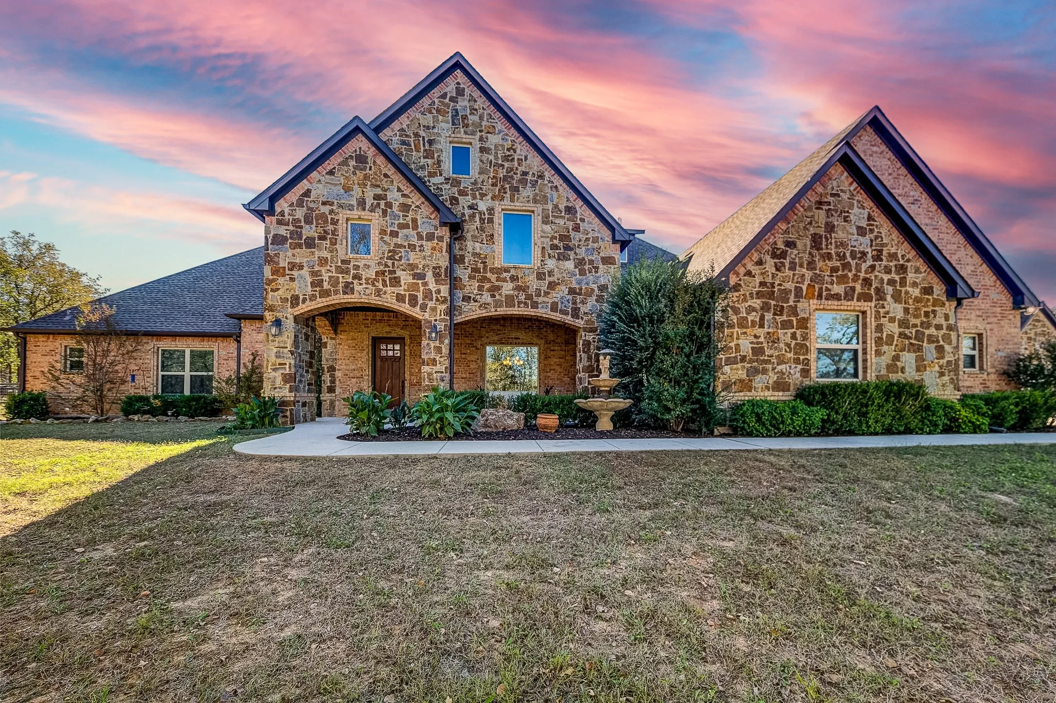 Farm For Sale in Wise County , 9199 Farm to Market 1810, Chico, Texas 76431, 6 Bedrooms, 6 Bathrooms, 5 Garage spaces, 7,140 Sqft, built in 2016, Price $1,920,000, mls#21352441, Real Estate Agent in Chico, Homes For Sale in Wise county, Homes For Sale in Chico, Realtor in Chico Texas, Real Estate Brokerage Independent Realty Texas, Luminita Cordes Realtor