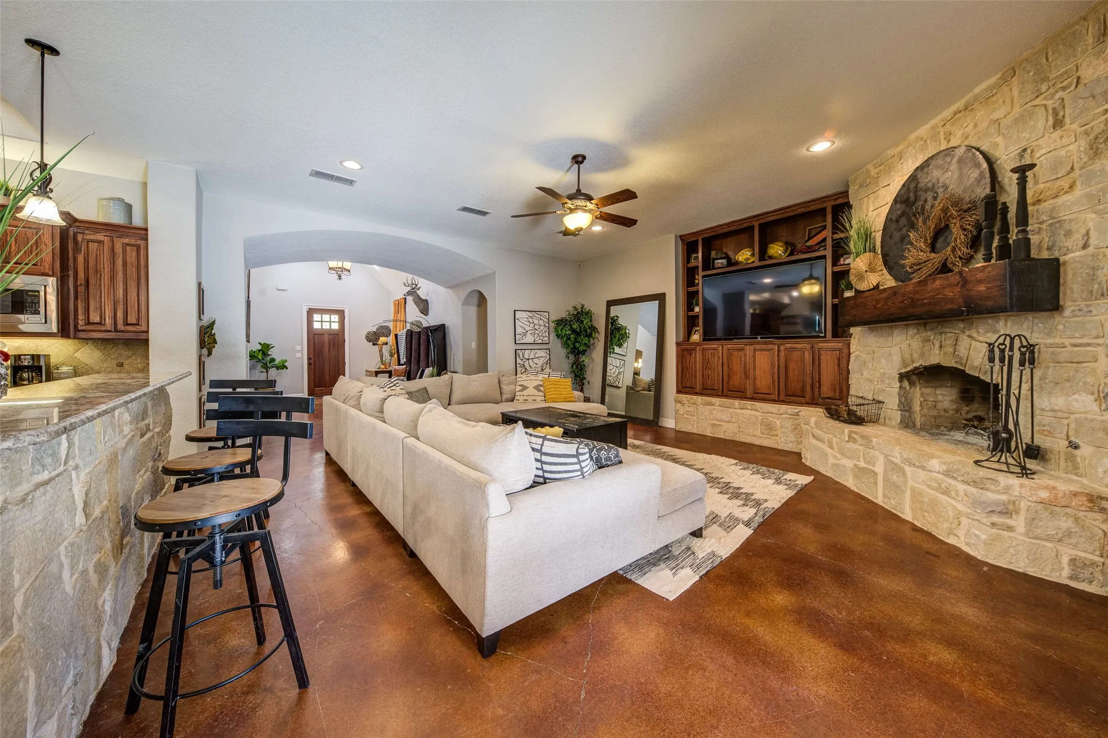 Farm For Sale in Wise County , 9199 Farm to Market 1810, Chico, Texas 76431, 6 Bedrooms, 6 Bathrooms, 5 Garage spaces, 7,140 Sqft, built in 2016, Price $1,920,000, mls#21352441, Real Estate Agent in Chico, Homes For Sale in Wise county, Homes For Sale in Chico, Realtor in Chico Texas, Real Estate Brokerage Independent Realty Texas, Luminita Cordes Realtor