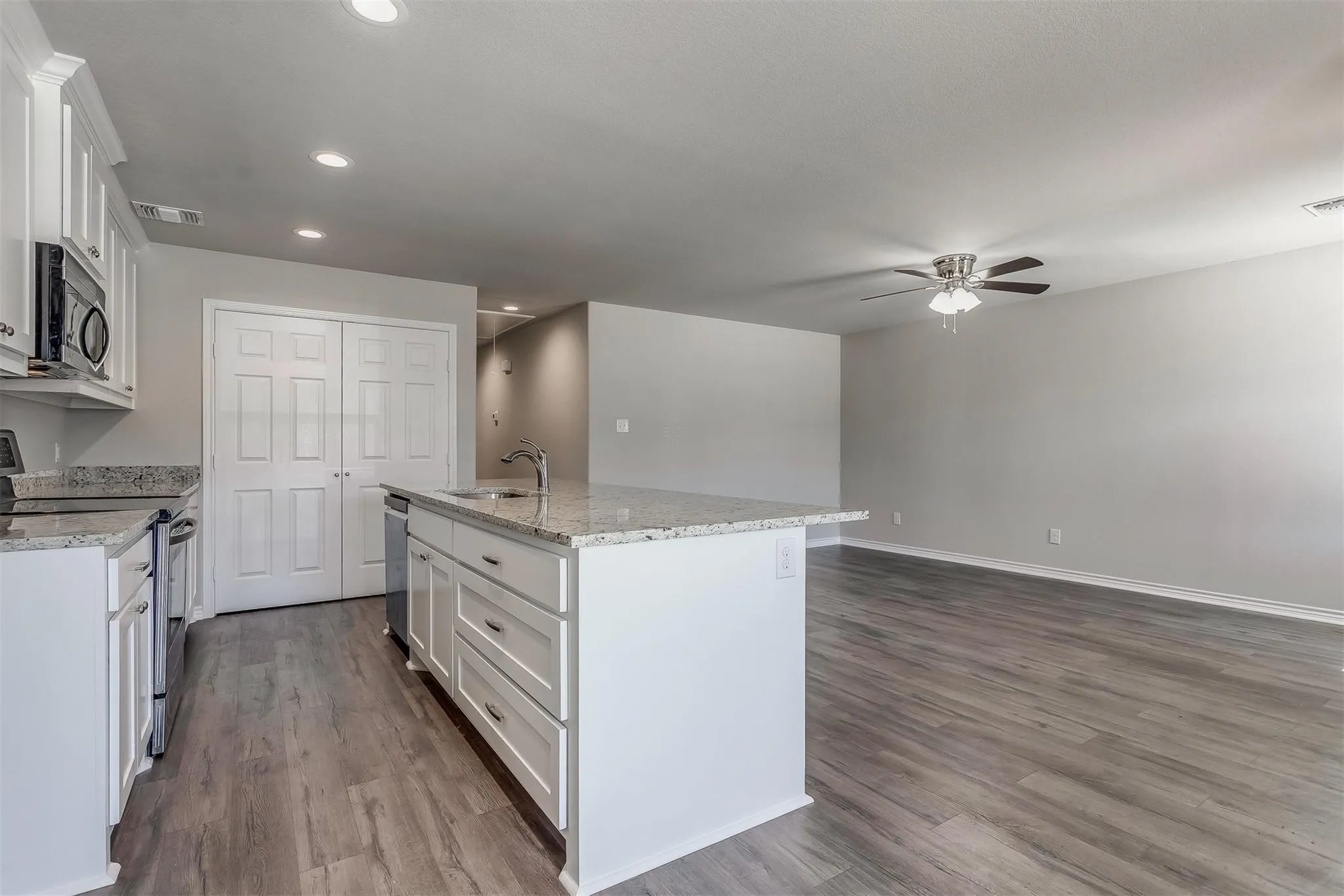Quadruplex For Sale in Ellis County , 131-139 Houston Street, Italy, Texas 76651, 12 Bedroom, 8 Bathroom, Garage spaces, 5,000 Sqft, built in 2020, mls#21343744, Real Estate Agent in Italy, Homes For Sale in Ellis county, Homes For Sale in Italy, Realtor in Italy Texas, Real Estate Brokerage Independent Realty Texas, Luminita Cordes Realtor