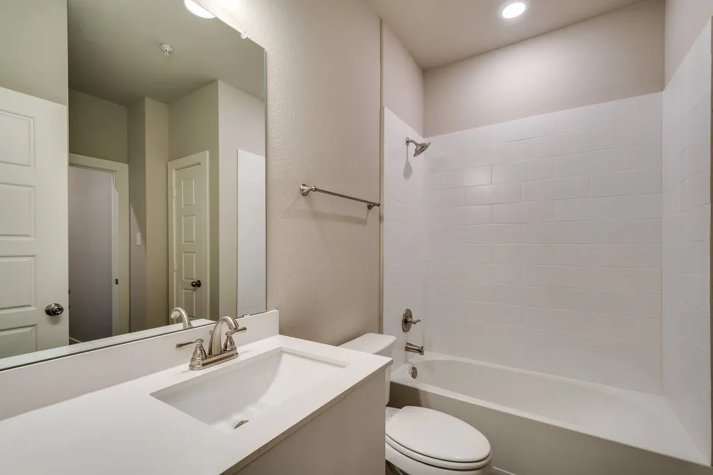 Apartment For Rent in Ellis County , 748 Fallow Drive, Venus, Texas 76084, 2 Bedroom, 2 Bathroom, 1 Garage spaces, 1,134 Sqft, built in 2023, mls#21353028, Real Estate Agent in Venus, Homes For Rent in Ellis county, Homes For Rent in Venus, Realtor in Venus Texas, Real Estate Brokerage Independent Realty Texas, Luminita Cordes Realtor