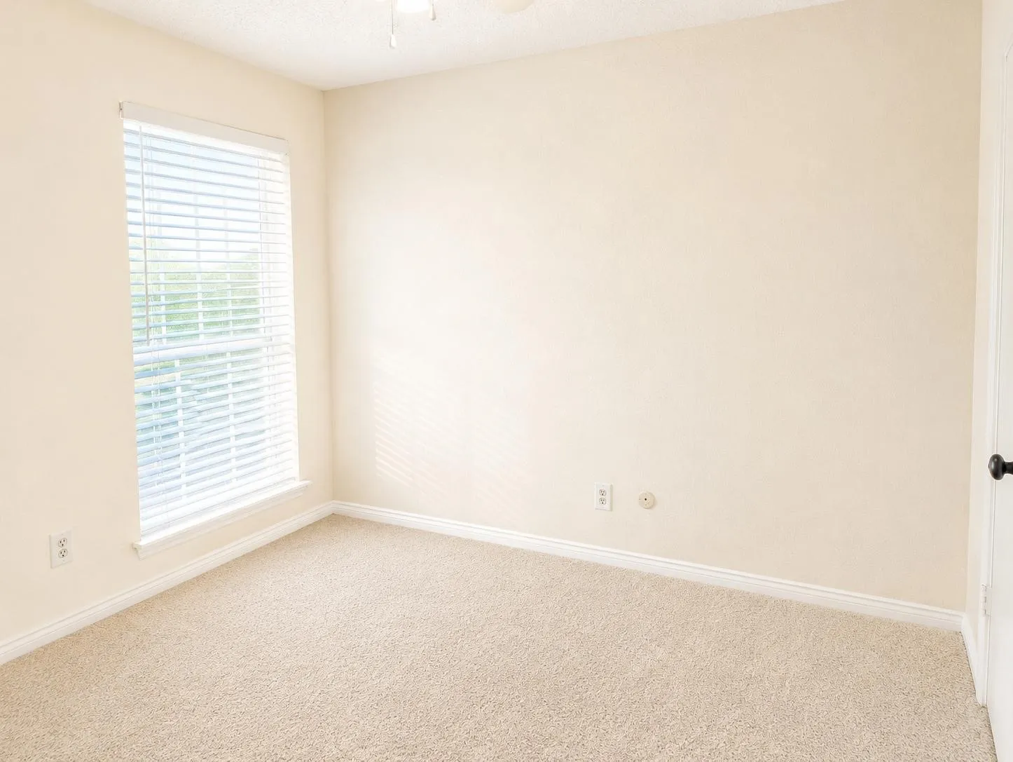 Condominium For Rent in Dallas County , 12921 Abrams Road 312, Dallas, Texas 75243, 2 Bedroom, 1 Bathroom, Garage spaces, 835 Sqft, built in 1980, mls#21353017, Real Estate Agent in Dallas, Homes For Rent in Dallas county, Homes For Rent in Dallas, Realtor in Dallas Texas, Real Estate Brokerage Independent Realty Texas, Luminita Cordes Realtor