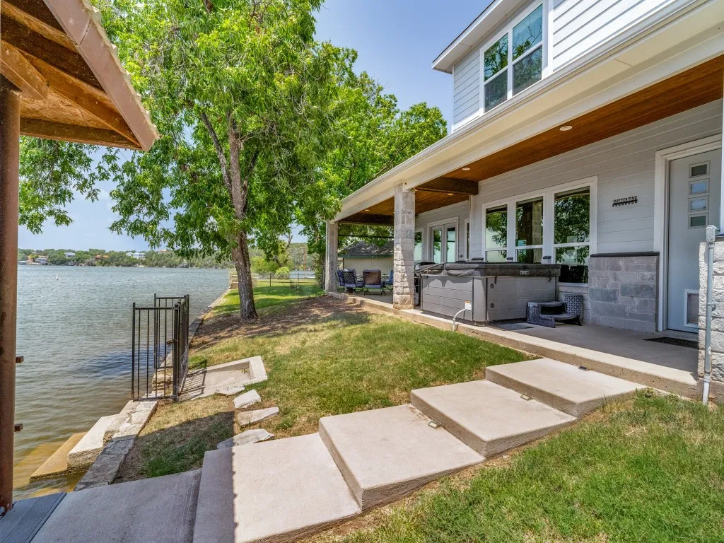 Single Family Residence For Sale in Hood County , 3416 Zanzibar Court, Granbury, Texas 76048, 3 Bedroom, 3 Bathroom, 4 Garage spaces, 2,670 Sqft, built in 2017, mls#21349132, Real Estate Agent in Granbury, Homes For Sale in Hood county, Homes For Sale in Granbury, Realtor in Granbury Texas, Real Estate Brokerage Independent Realty Texas, Luminita Cordes Realtor