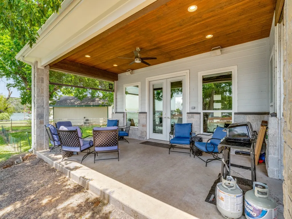 Single Family Residence For Sale in Hood County , 3416 Zanzibar Court, Granbury, Texas 76048, 3 Bedroom, 3 Bathroom, 4 Garage spaces, 2,670 Sqft, built in 2017, mls#21349132, Real Estate Agent in Granbury, Homes For Sale in Hood county, Homes For Sale in Granbury, Realtor in Granbury Texas, Real Estate Brokerage Independent Realty Texas, Luminita Cordes Realtor