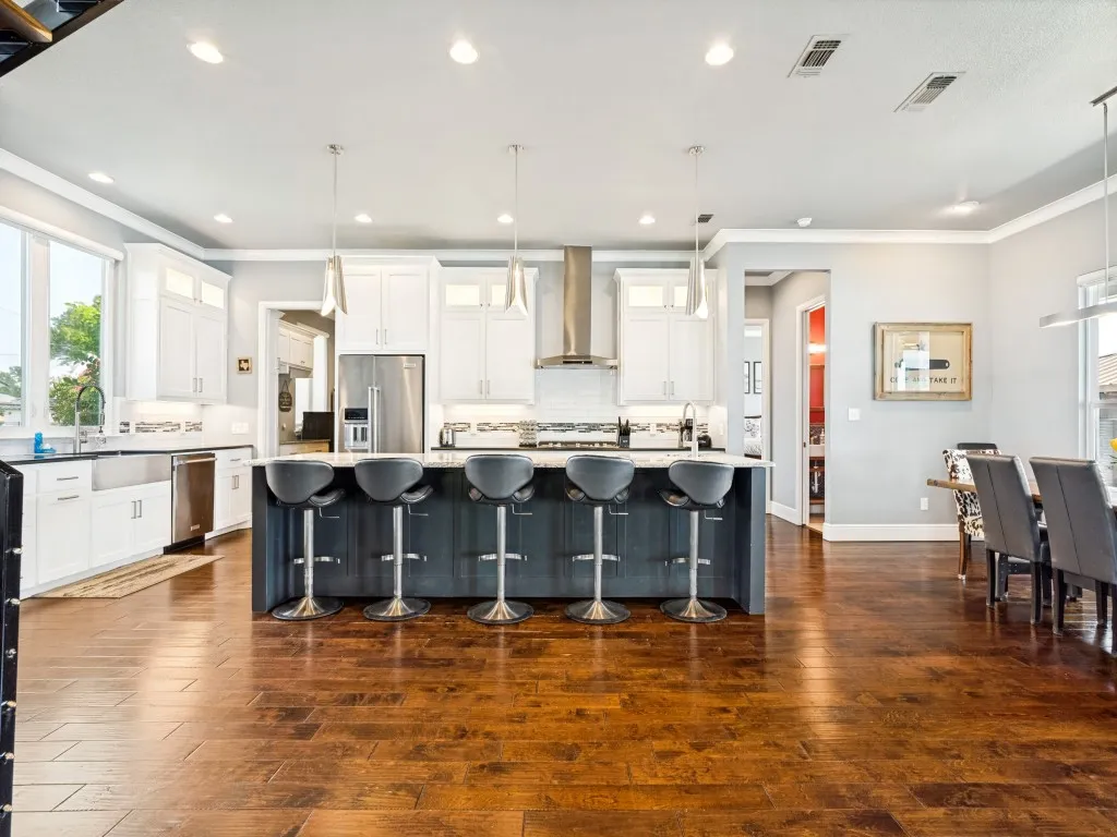 Single Family Residence For Sale in Hood County , 3416 Zanzibar Court, Granbury, Texas 76048, 3 Bedroom, 3 Bathroom, 4 Garage spaces, 2,670 Sqft, built in 2017, mls#21349132, Real Estate Agent in Granbury, Homes For Sale in Hood county, Homes For Sale in Granbury, Realtor in Granbury Texas, Real Estate Brokerage Independent Realty Texas, Luminita Cordes Realtor