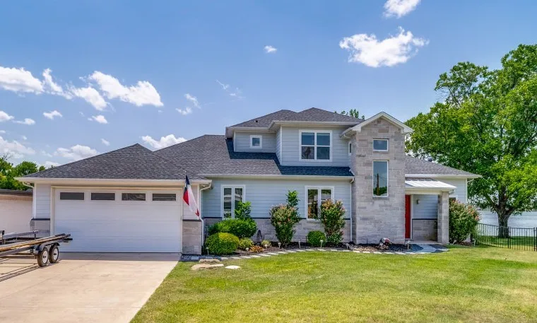 Single Family Residence For Sale in Hood County , 3416 Zanzibar Court, Granbury, Texas 76048, 3 Bedroom, 3 Bathroom, 4 Garage spaces, 2,670 Sqft, built in 2017, mls#21349132, Real Estate Agent in Granbury, Homes For Sale in Hood county, Homes For Sale in Granbury, Realtor in Granbury Texas, Real Estate Brokerage Independent Realty Texas, Luminita Cordes Realtor