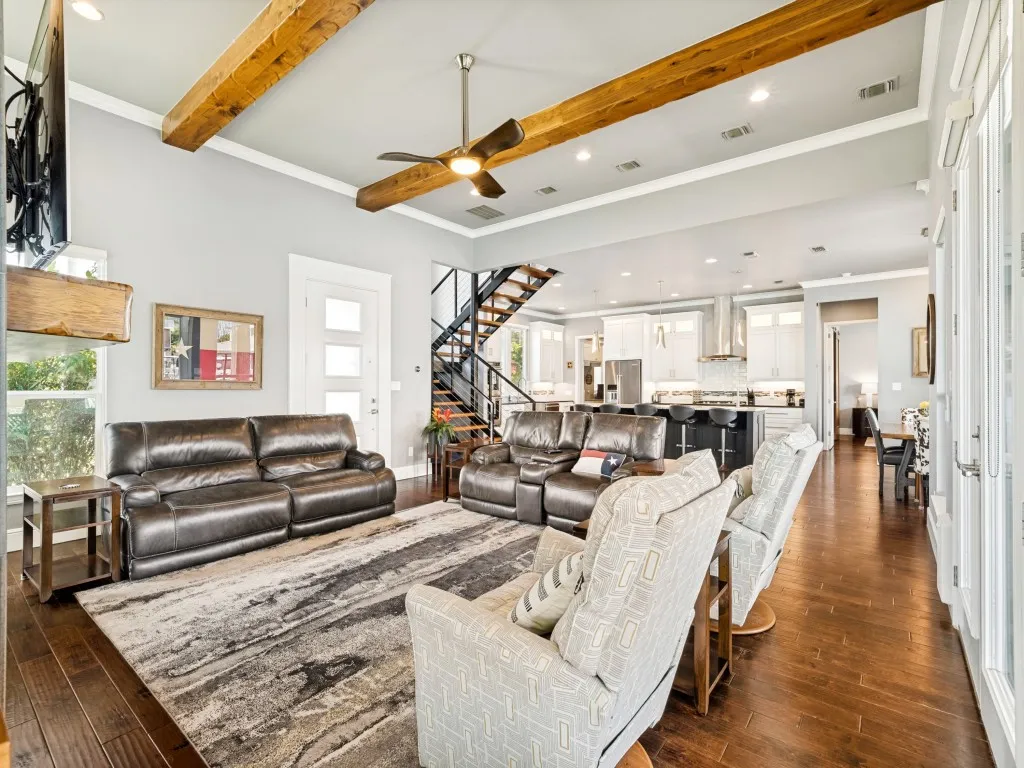 Single Family Residence For Sale in Hood County , 3416 Zanzibar Court, Granbury, Texas 76048, 3 Bedroom, 3 Bathroom, 4 Garage spaces, 2,670 Sqft, built in 2017, mls#21349132, Real Estate Agent in Granbury, Homes For Sale in Hood county, Homes For Sale in Granbury, Realtor in Granbury Texas, Real Estate Brokerage Independent Realty Texas, Luminita Cordes Realtor