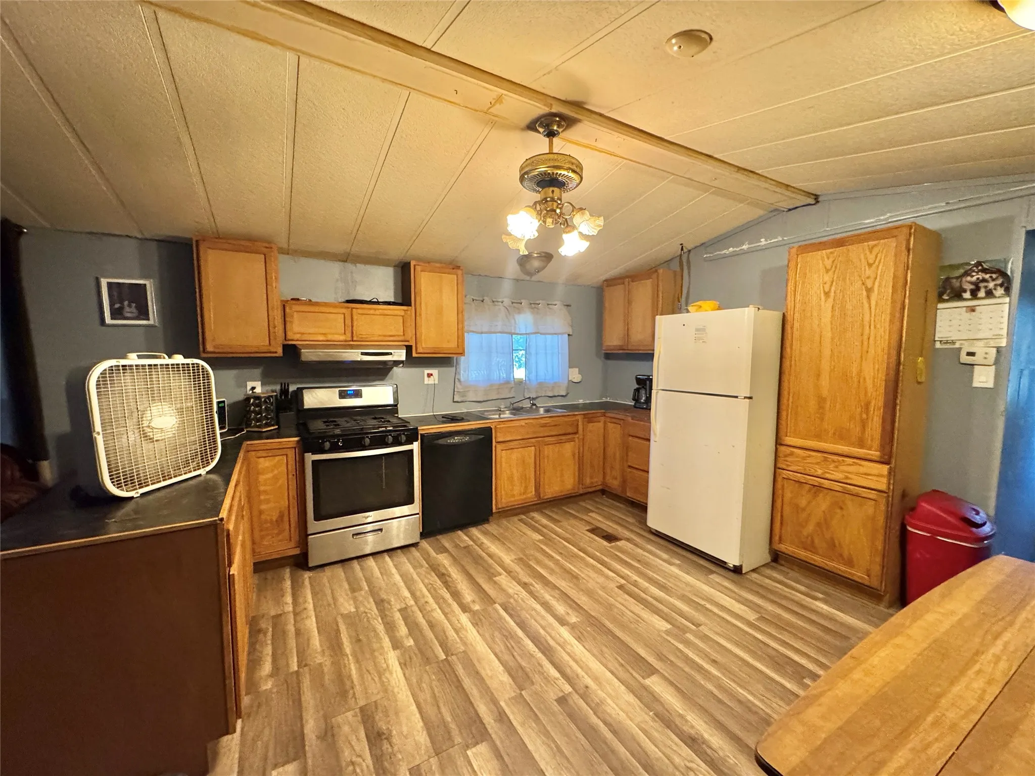 Mobile Home For Sale in Cooke County , 168 County Road 193, Gainesville, Texas 76240, 2 Bedroom, 2 Bathroom, Garage spaces, 1,064 Sqft, built in 1984, mls#21352890, Real Estate Agent in Gainesville, Homes For Sale in Cooke county, Homes For Sale in Gainesville, Realtor in Gainesville Texas, Real Estate Brokerage Independent Realty Texas, Luminita Cordes Realtor