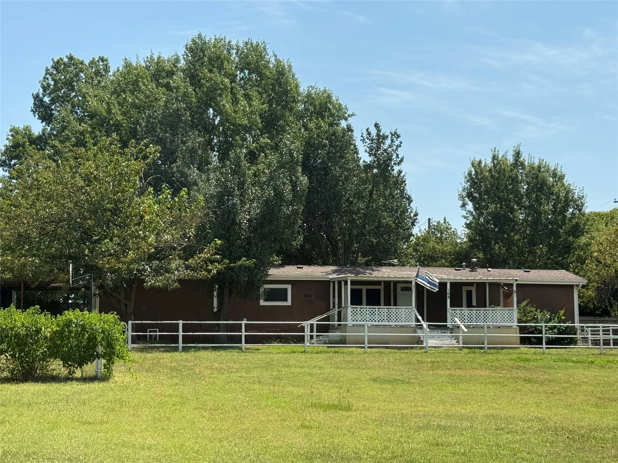 Mobile Home For Sale in Cooke County , 168 County Road 193, Gainesville, Texas 76240, 2 Bedroom, 2 Bathroom, Garage spaces, 1,064 Sqft, built in 1984, mls#21352890, Real Estate Agent in Gainesville, Homes For Sale in Cooke county, Homes For Sale in Gainesville, Realtor in Gainesville Texas, Real Estate Brokerage Independent Realty Texas, Luminita Cordes Realtor