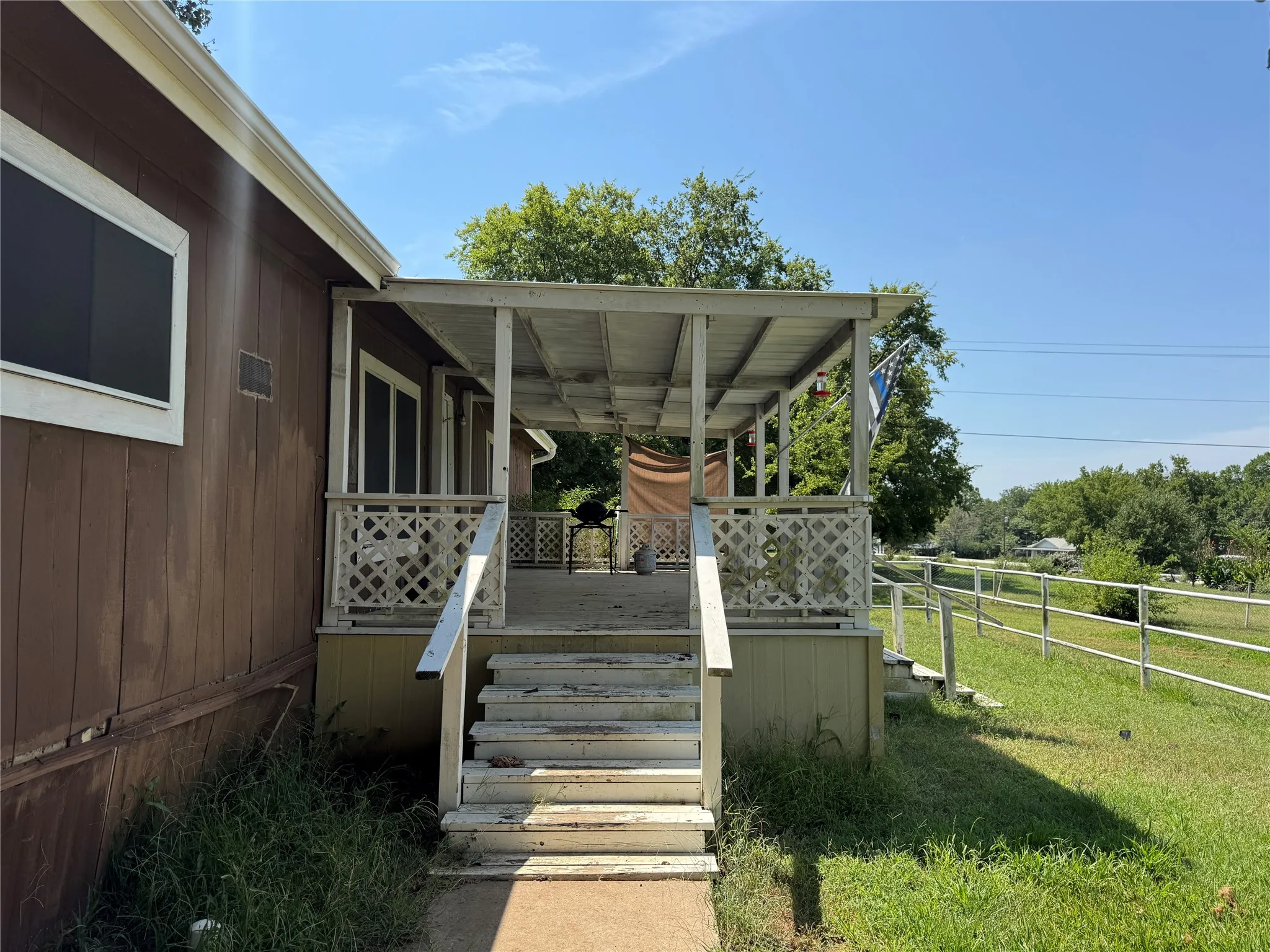 Mobile Home For Sale in Cooke County , 168 County Road 193, Gainesville, Texas 76240, 2 Bedroom, 2 Bathroom, Garage spaces, 1,064 Sqft, built in 1984, mls#21352890, Real Estate Agent in Gainesville, Homes For Sale in Cooke county, Homes For Sale in Gainesville, Realtor in Gainesville Texas, Real Estate Brokerage Independent Realty Texas, Luminita Cordes Realtor