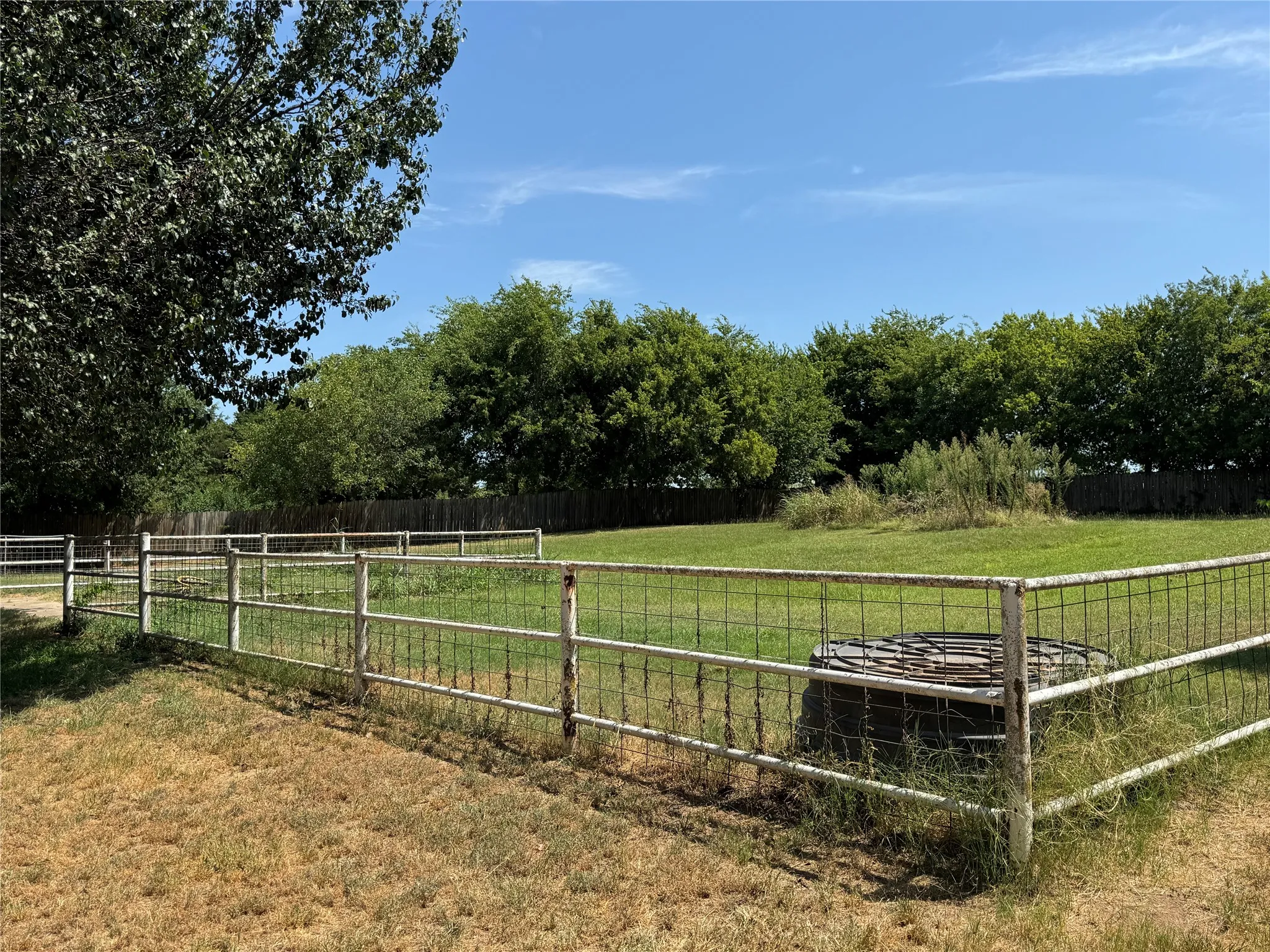 Mobile Home For Sale in Cooke County , 168 County Road 193, Gainesville, Texas 76240, 2 Bedroom, 2 Bathroom, Garage spaces, 1,064 Sqft, built in 1984, mls#21352890, Real Estate Agent in Gainesville, Homes For Sale in Cooke county, Homes For Sale in Gainesville, Realtor in Gainesville Texas, Real Estate Brokerage Independent Realty Texas, Luminita Cordes Realtor
