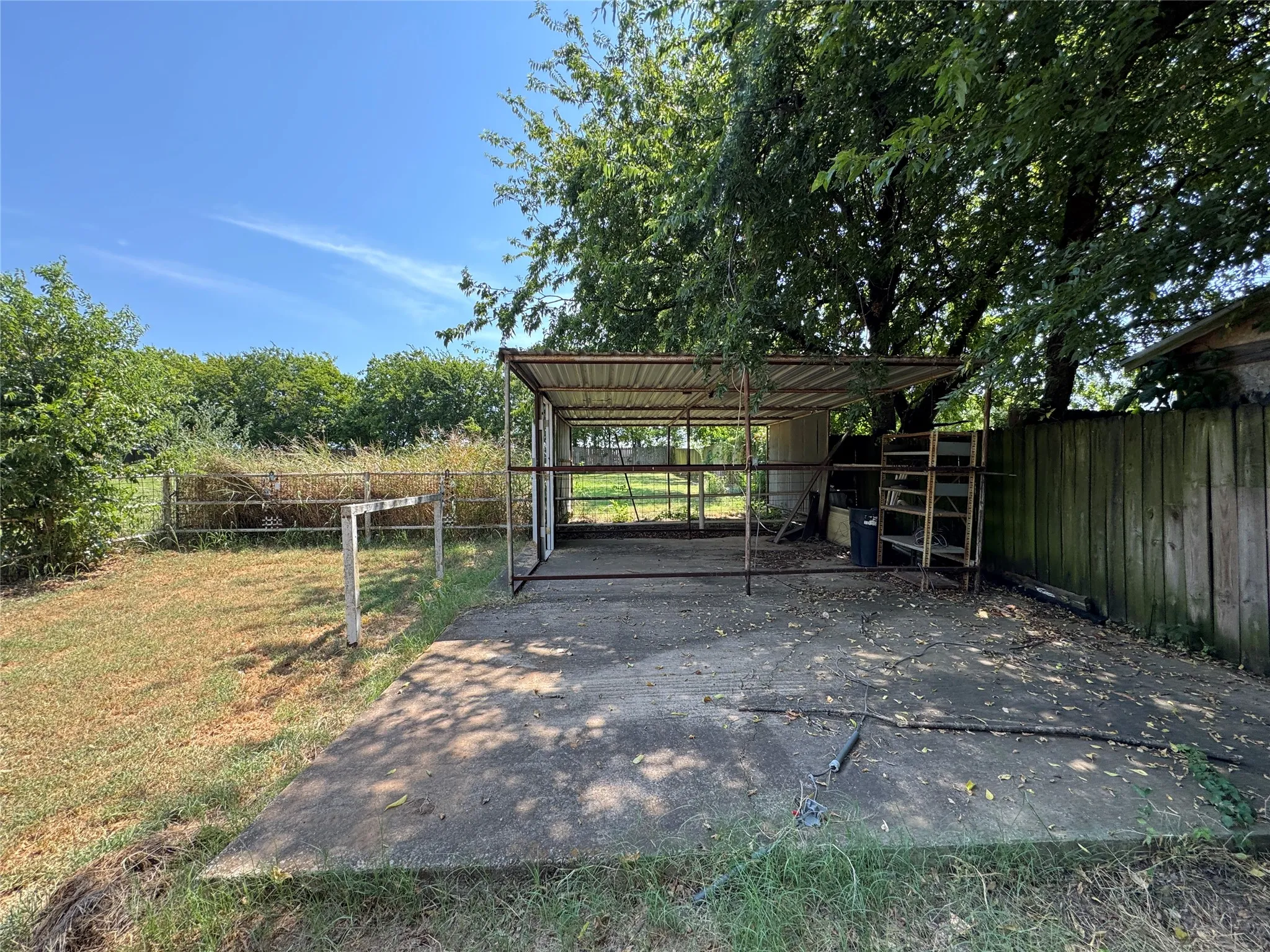 Mobile Home For Sale in Cooke County , 168 County Road 193, Gainesville, Texas 76240, 2 Bedroom, 2 Bathroom, Garage spaces, 1,064 Sqft, built in 1984, mls#21352890, Real Estate Agent in Gainesville, Homes For Sale in Cooke county, Homes For Sale in Gainesville, Realtor in Gainesville Texas, Real Estate Brokerage Independent Realty Texas, Luminita Cordes Realtor