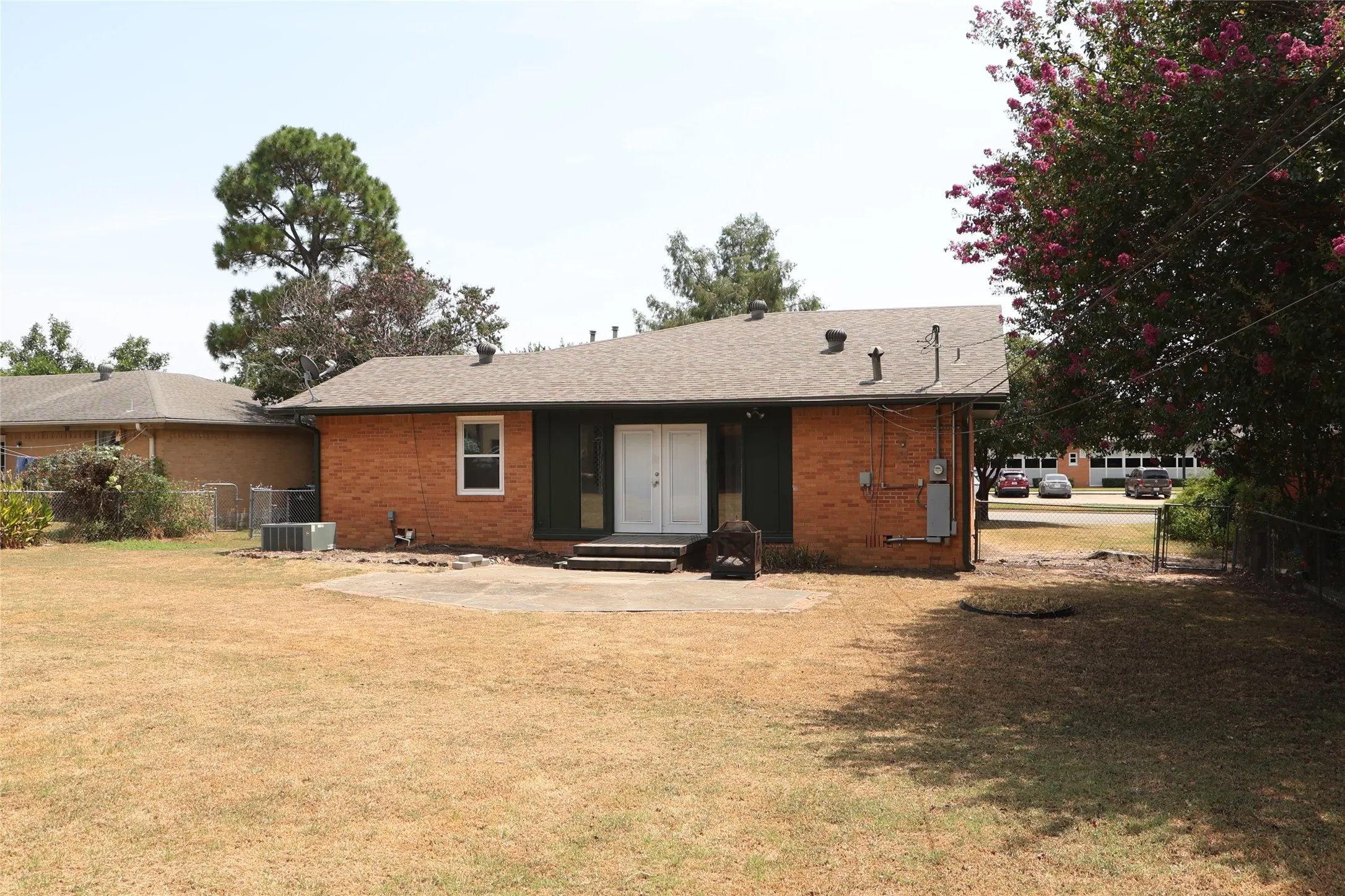 Single Family Residence For Sale in Grayson County , 2705 Sunset Street, Denison, Texas 75020, 3 Bedroom, 1 Bathroom, Garage spaces, 1,296 Sqft, built in 1964, mls#21351562, Real Estate Agent in Denison, Homes For Sale in Grayson county, Homes For Sale in Denison, Realtor in Denison Texas, Real Estate Brokerage Independent Realty Texas, Luminita Cordes Realtor