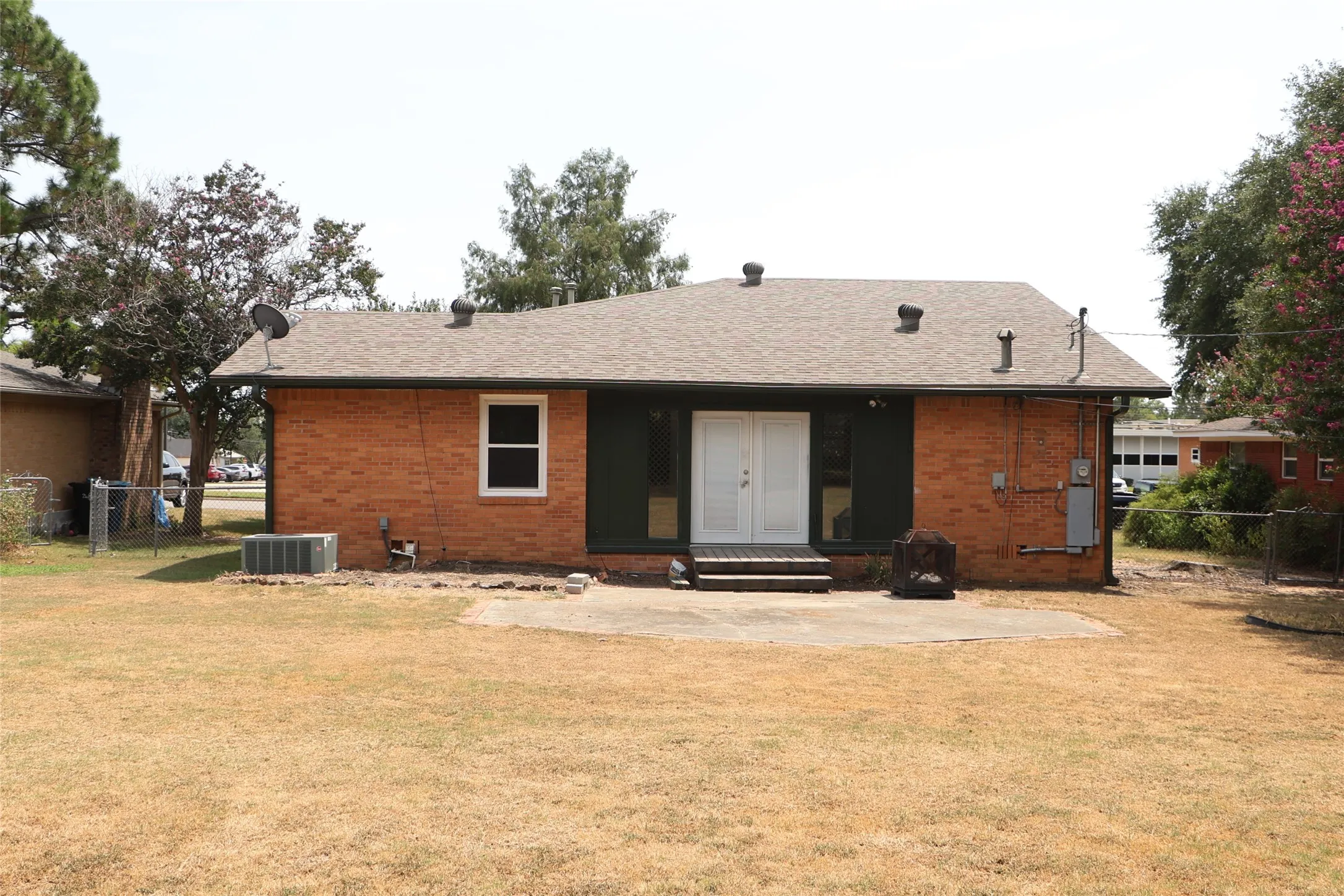 Single Family Residence For Sale in Grayson County , 2705 Sunset Street, Denison, Texas 75020, 3 Bedroom, 1 Bathroom, Garage spaces, 1,296 Sqft, built in 1964, mls#21351562, Real Estate Agent in Denison, Homes For Sale in Grayson county, Homes For Sale in Denison, Realtor in Denison Texas, Real Estate Brokerage Independent Realty Texas, Luminita Cordes Realtor