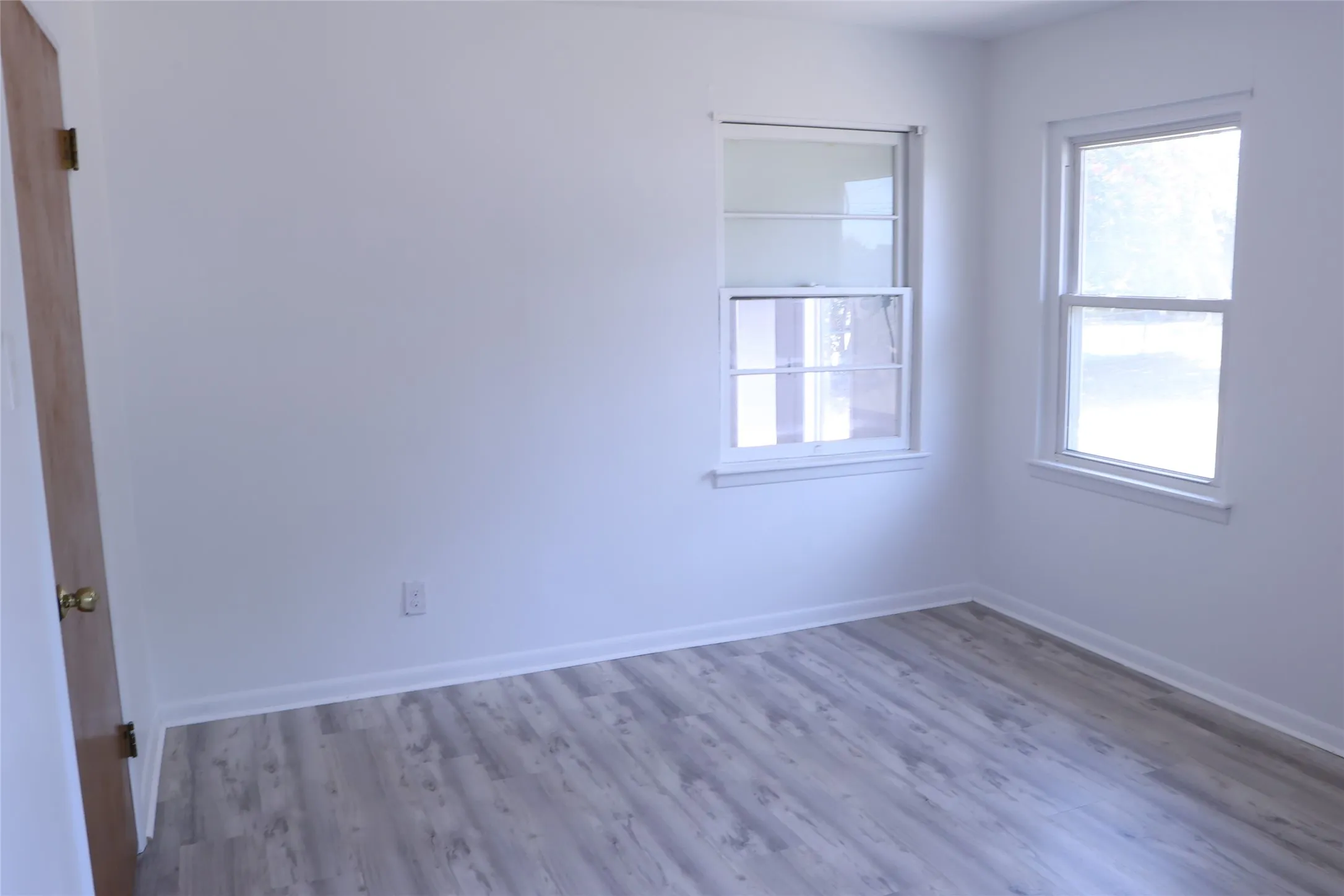 Single Family Residence For Sale in Grayson County , 2705 Sunset Street, Denison, Texas 75020, 3 Bedroom, 1 Bathroom, Garage spaces, 1,296 Sqft, built in 1964, mls#21351562, Real Estate Agent in Denison, Homes For Sale in Grayson county, Homes For Sale in Denison, Realtor in Denison Texas, Real Estate Brokerage Independent Realty Texas, Luminita Cordes Realtor
