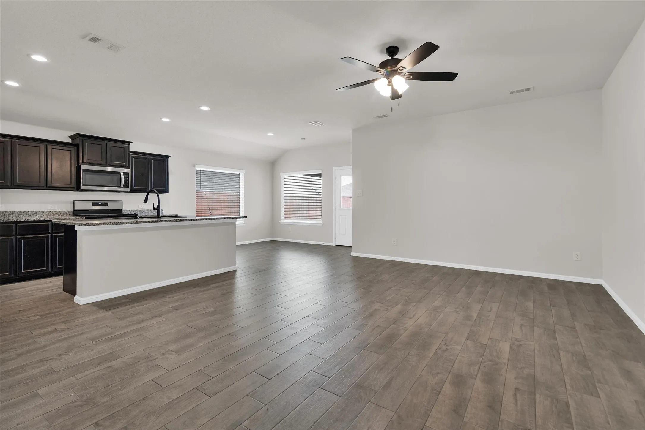 Single Family Residence For Sale in Tarrant County , 2125 Chesnee Road, Fort Worth, Texas 76108, 4 Bedroom, 2 Bathroom, 2 Garage spaces, 1,788 Sqft, built in 2021, mls#21352800, Real Estate Agent in Fort Worth, Homes For Sale in Tarrant county, Homes For Sale in Fort Worth, Realtor in Fort Worth Texas, Real Estate Brokerage Independent Realty Texas, Luminita Cordes Realtor