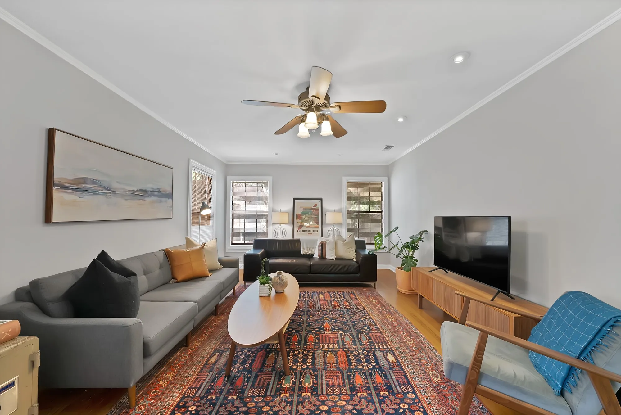 Single Family Residence For Sale in Tarrant County , 4028 Locke Avenue, Fort Worth, Texas 76107, 2 Bedroom, 1 Bathroom, 2 Garage spaces, 1,013 Sqft, built in 1943, mls#21353055, Real Estate Agent in Fort Worth, Homes For Sale in Tarrant county, Homes For Sale in Fort Worth, Realtor in Fort Worth Texas, Real Estate Brokerage Independent Realty Texas, Luminita Cordes Realtor