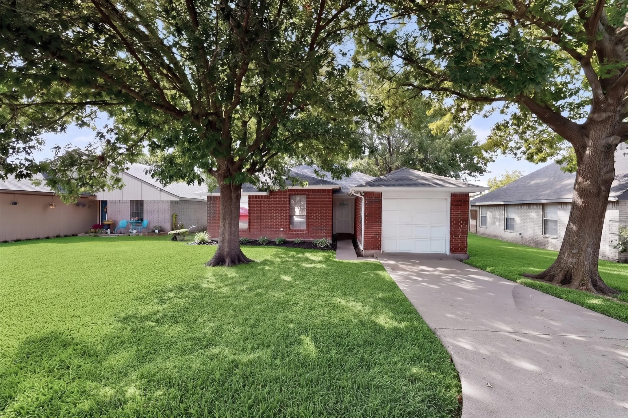 Single Family Residence For Sale in Rockwall County , 579 Trout Street, Rockwall, Texas 75032, 3 Bedroom, 2 Bathroom, 1 Garage spaces, 1,068 Sqft, built in 1986, mls#21353056, Real Estate Agent in Rockwall, Homes For Sale in Rockwall county, Homes For Sale in Rockwall, Realtor in Rockwall Texas, Real Estate Brokerage Independent Realty Texas, Luminita Cordes Realtor