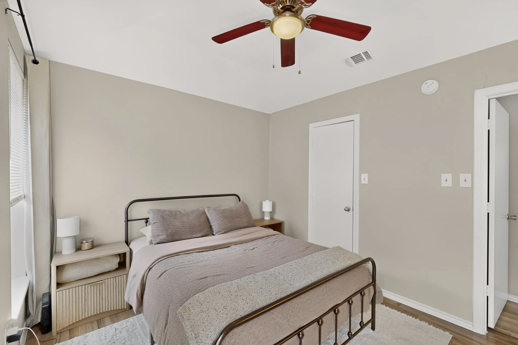 Single Family Residence For Sale in Rockwall County , 579 Trout Street, Rockwall, Texas 75032, 3 Bedroom, 2 Bathroom, 1 Garage spaces, 1,068 Sqft, built in 1986, mls#21353056, Real Estate Agent in Rockwall, Homes For Sale in Rockwall county, Homes For Sale in Rockwall, Realtor in Rockwall Texas, Real Estate Brokerage Independent Realty Texas, Luminita Cordes Realtor