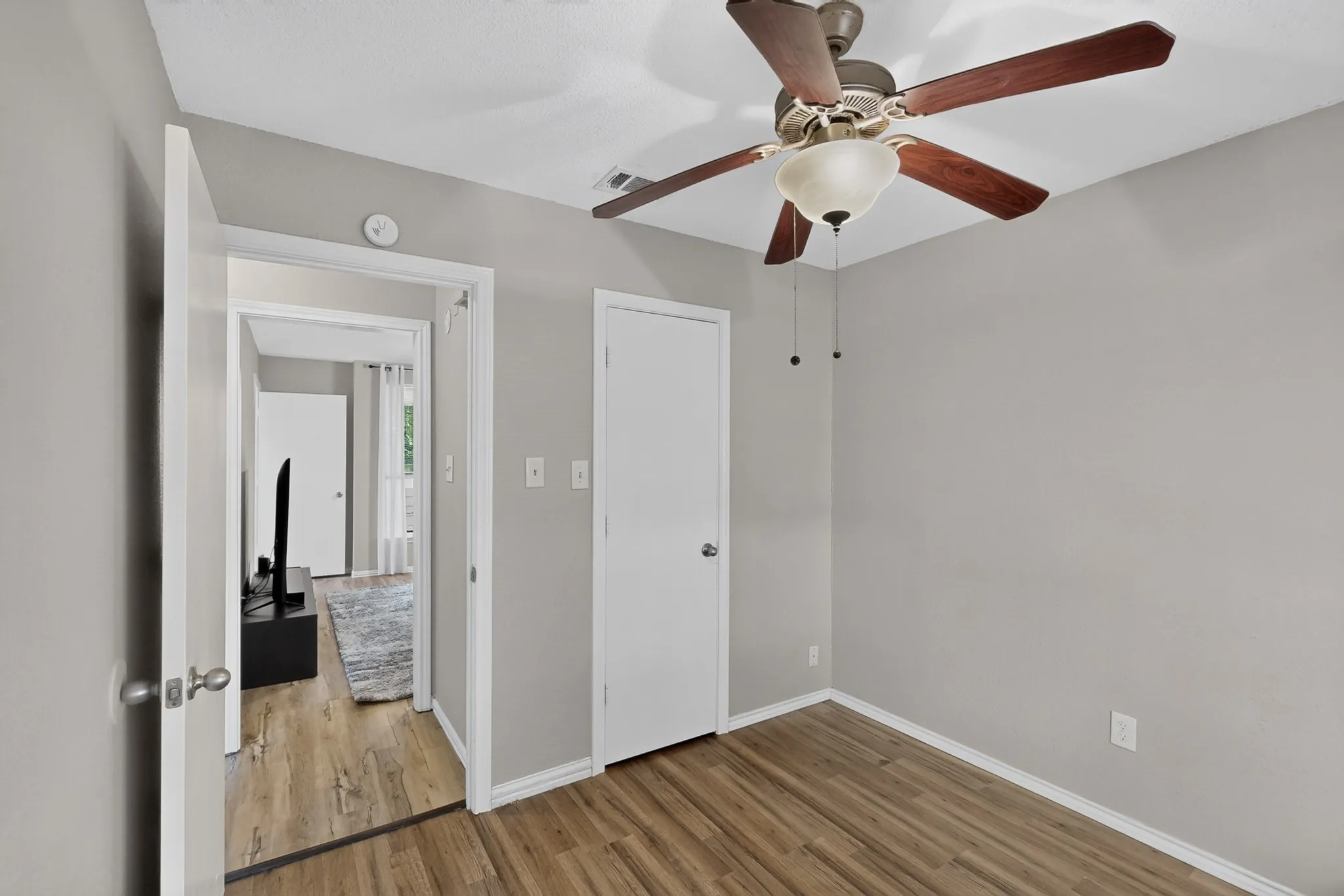 Single Family Residence For Sale in Rockwall County , 579 Trout Street, Rockwall, Texas 75032, 3 Bedroom, 2 Bathroom, 1 Garage spaces, 1,068 Sqft, built in 1986, mls#21353056, Real Estate Agent in Rockwall, Homes For Sale in Rockwall county, Homes For Sale in Rockwall, Realtor in Rockwall Texas, Real Estate Brokerage Independent Realty Texas, Luminita Cordes Realtor