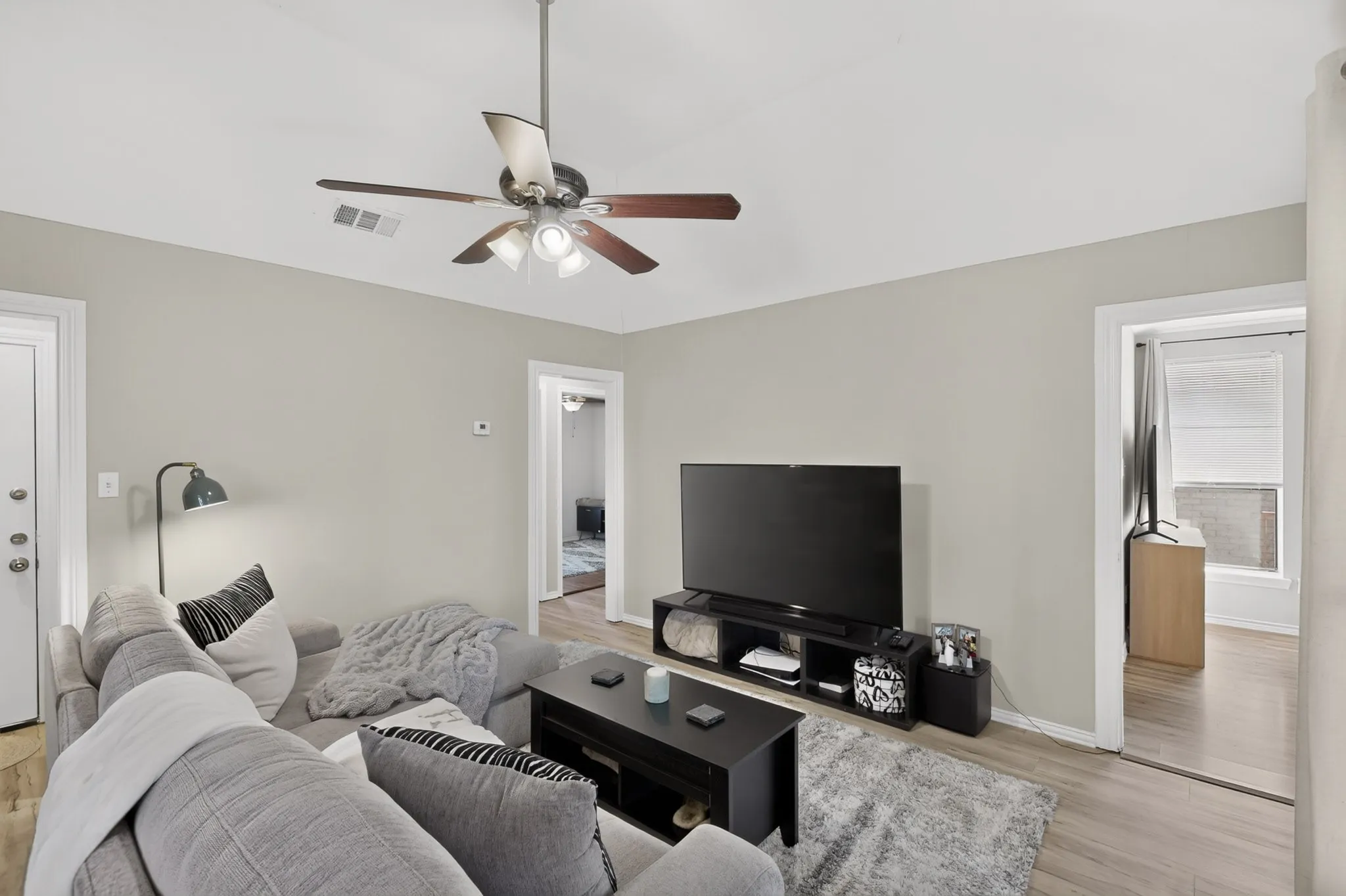 Single Family Residence For Sale in Rockwall County , 579 Trout Street, Rockwall, Texas 75032, 3 Bedroom, 2 Bathroom, 1 Garage spaces, 1,068 Sqft, built in 1986, mls#21353056, Real Estate Agent in Rockwall, Homes For Sale in Rockwall county, Homes For Sale in Rockwall, Realtor in Rockwall Texas, Real Estate Brokerage Independent Realty Texas, Luminita Cordes Realtor